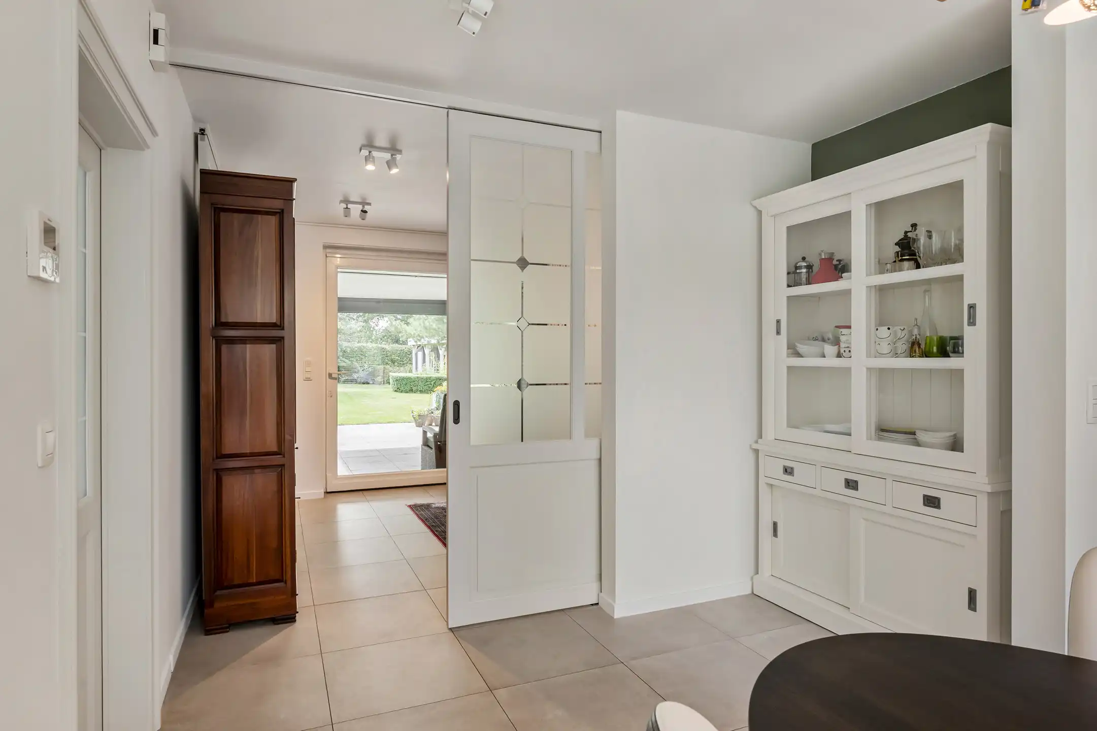 Moderne EPC A-villa op toplocatie nabij scholen en station, met prachtige tuin en privacy foto 15