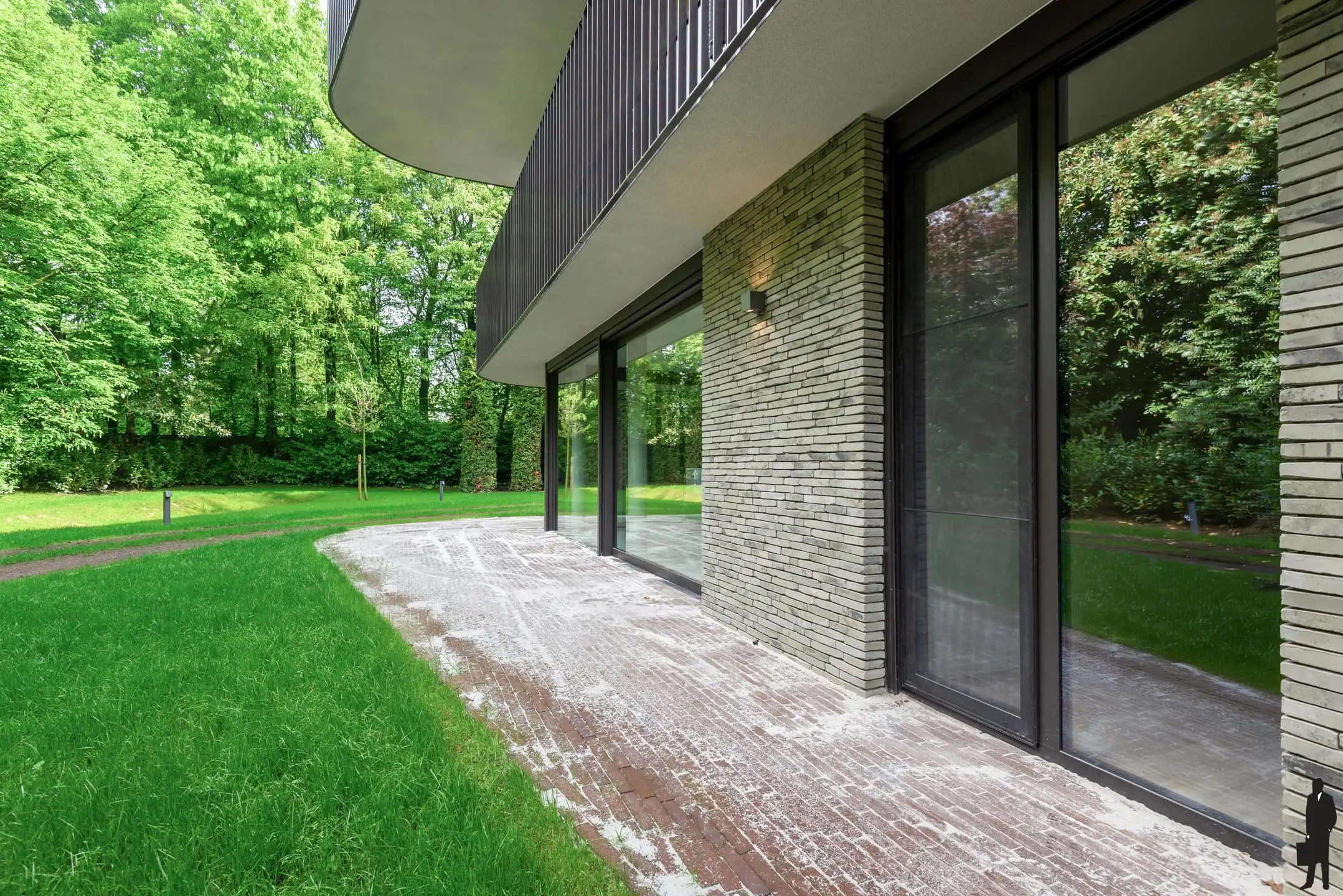 Energiezuinig gelijkvloers parkapp in een groene omgeving foto 12