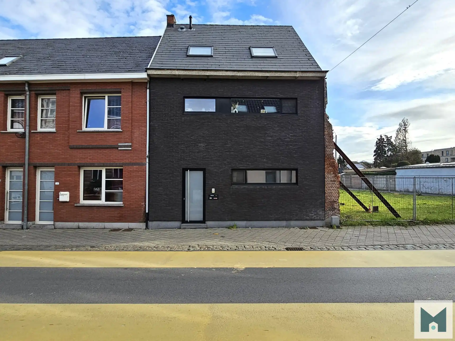 Moderne duplex met 2 slaapkamers te Buggenhout centrum! foto {{pictureIndex}}