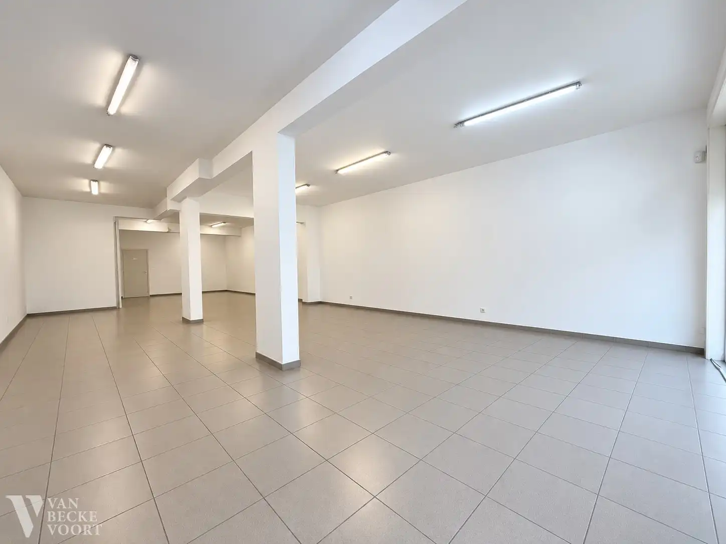Handelsgelijkvloers 85m² foto 3