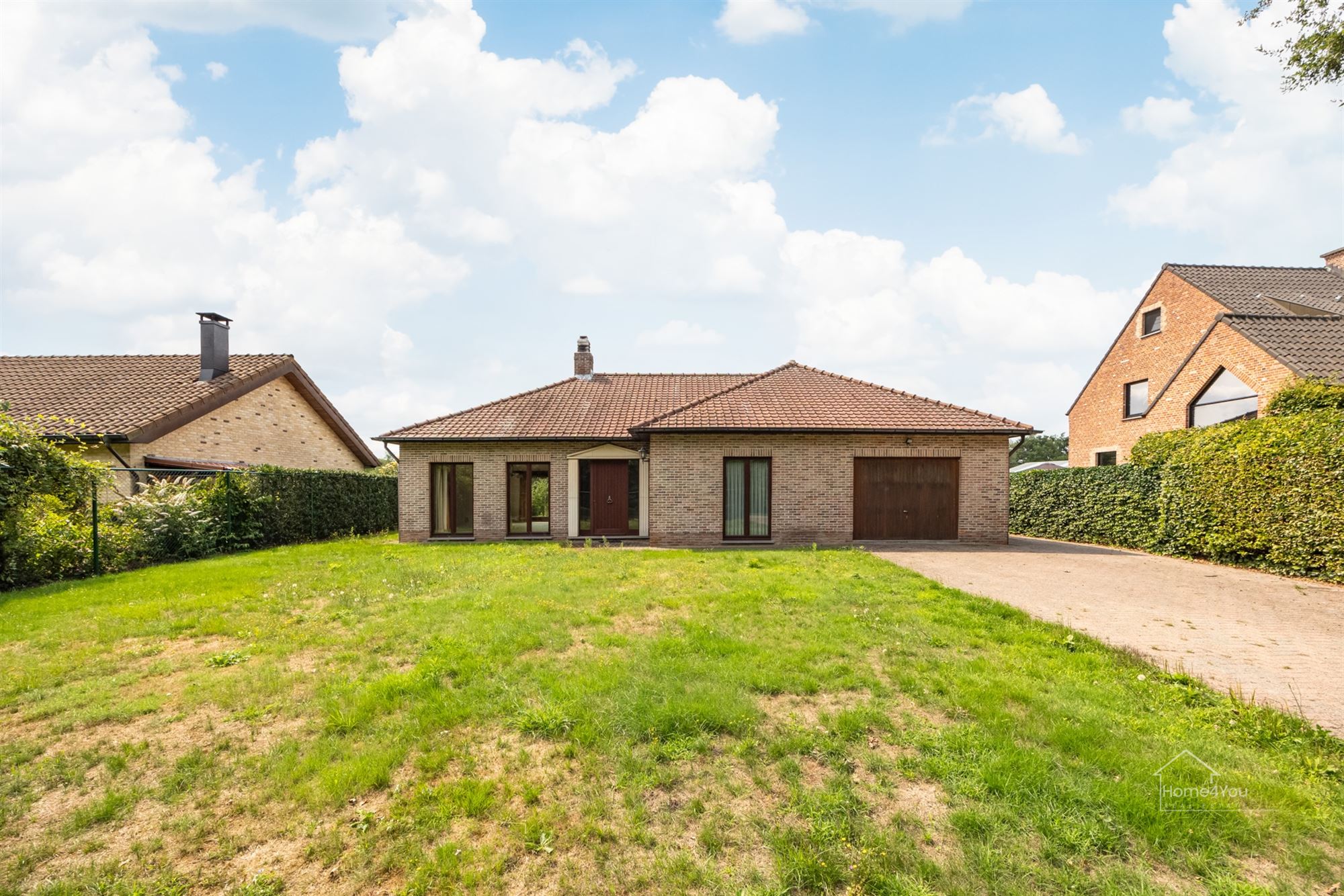Hoofdfoto van de publicatie: Te renoveren villa op 2002m² op toplocatie in Schilde.