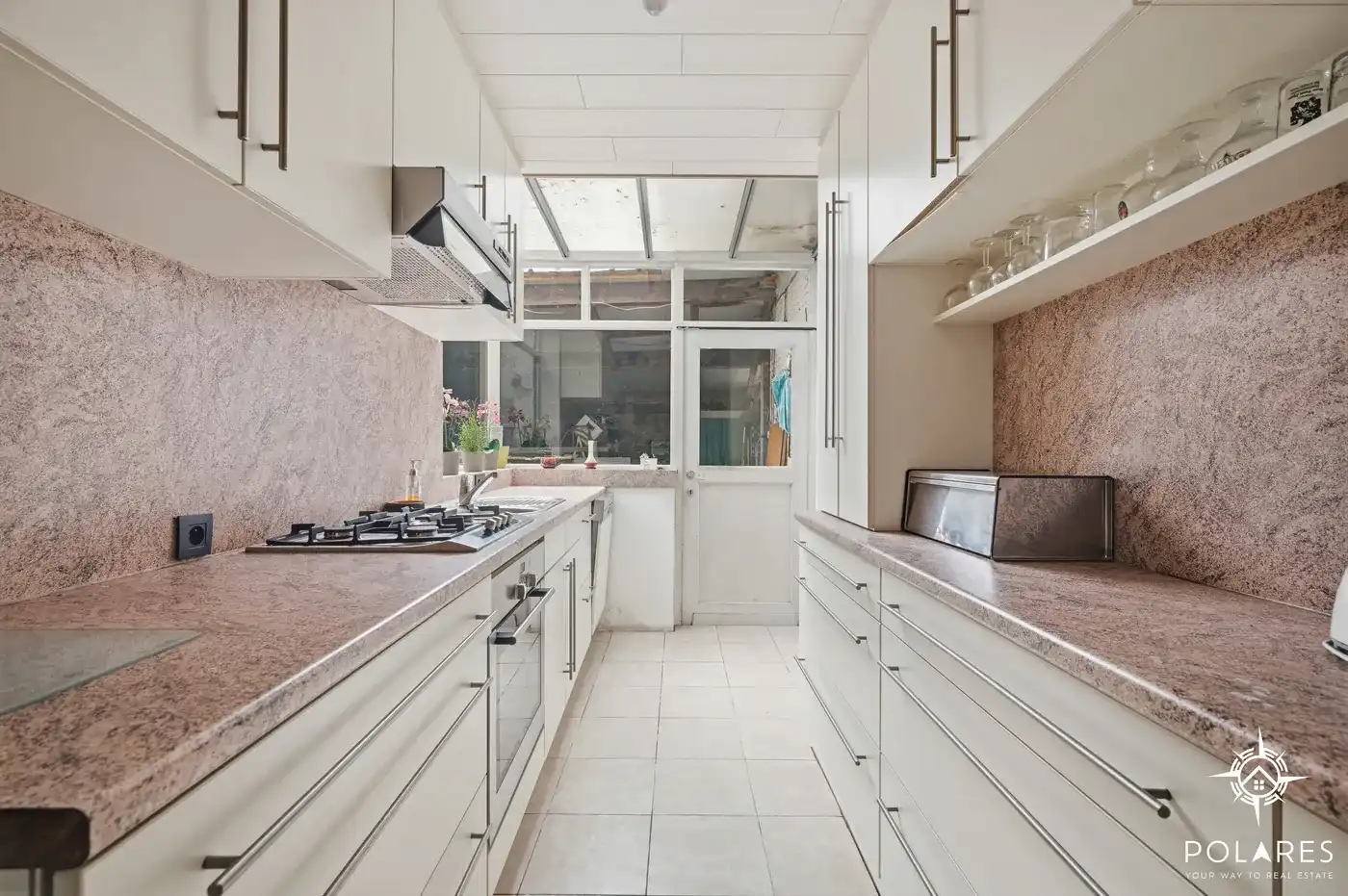 199 m² woonoppervlakte, magazijn van 138 m² en eindeloze mogelijkheden foto 7