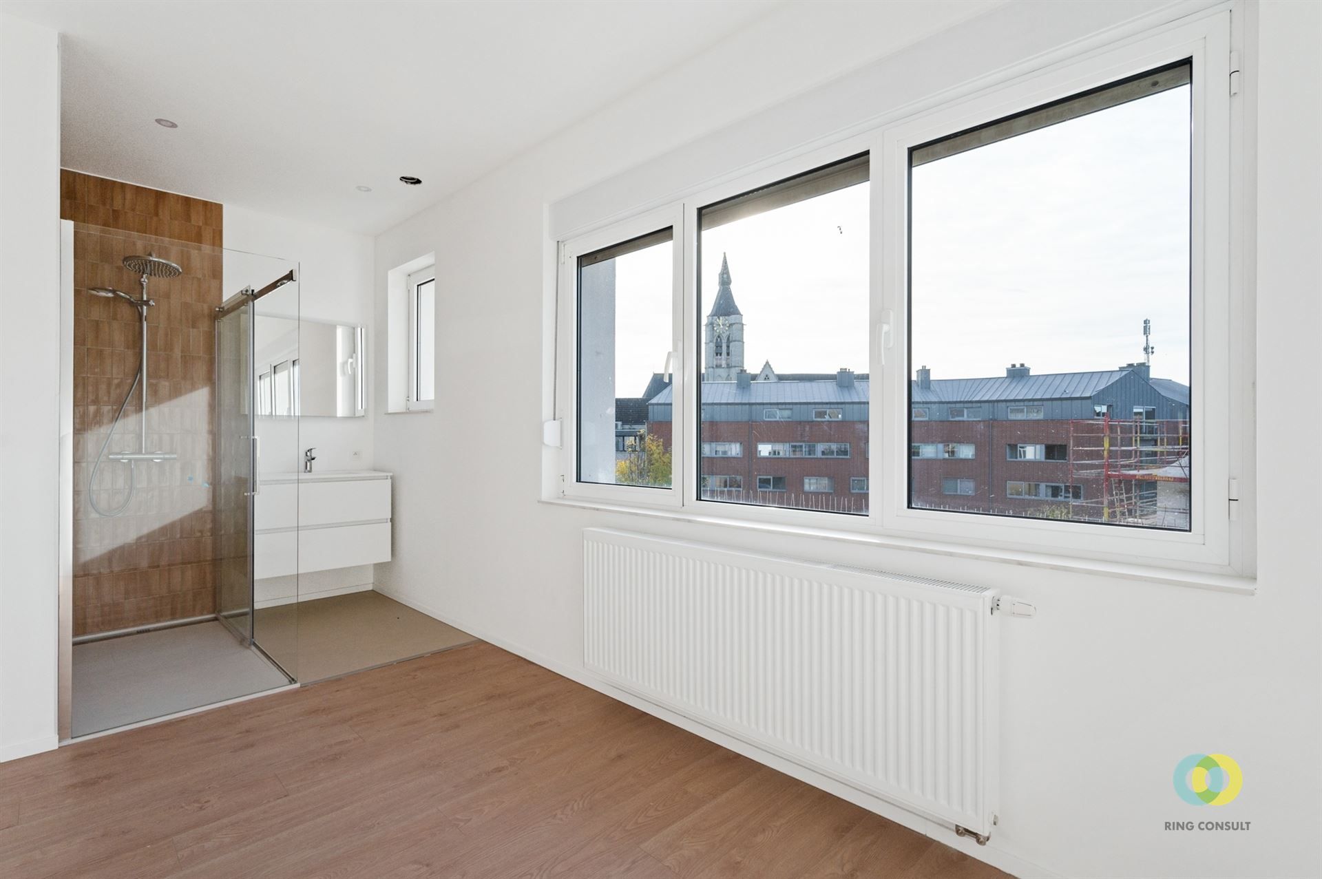 Gerenoveerd appartement met twee slaapkamers foto 10