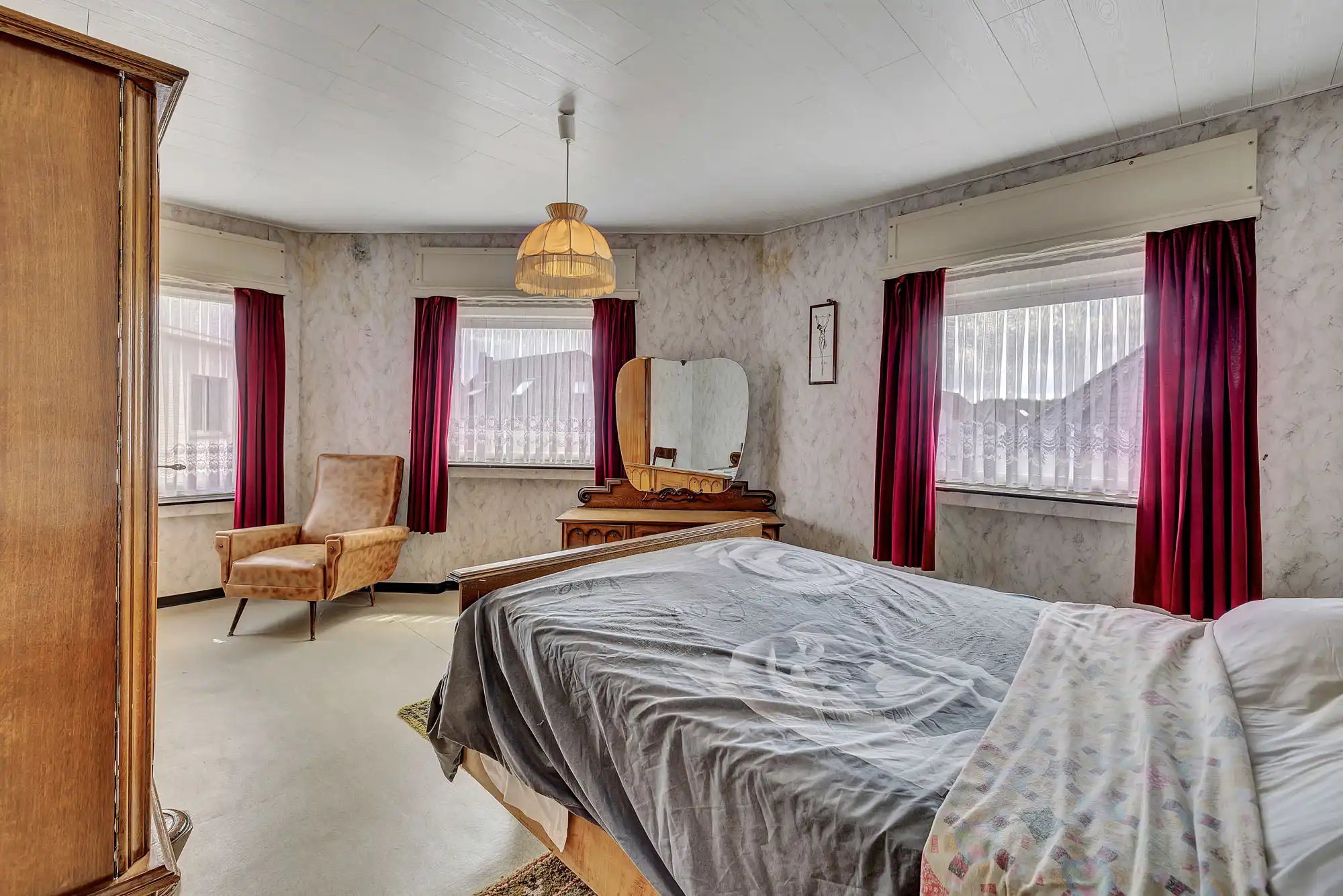 Solide, te renoveren bel-étage op goede ligging foto 22