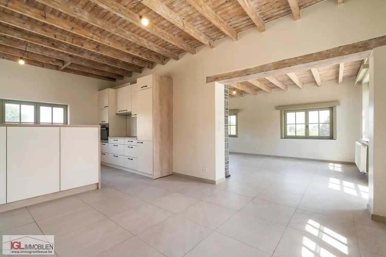 Charmante gerenoveerde hoeve met 4 slaapkamers! foto 7