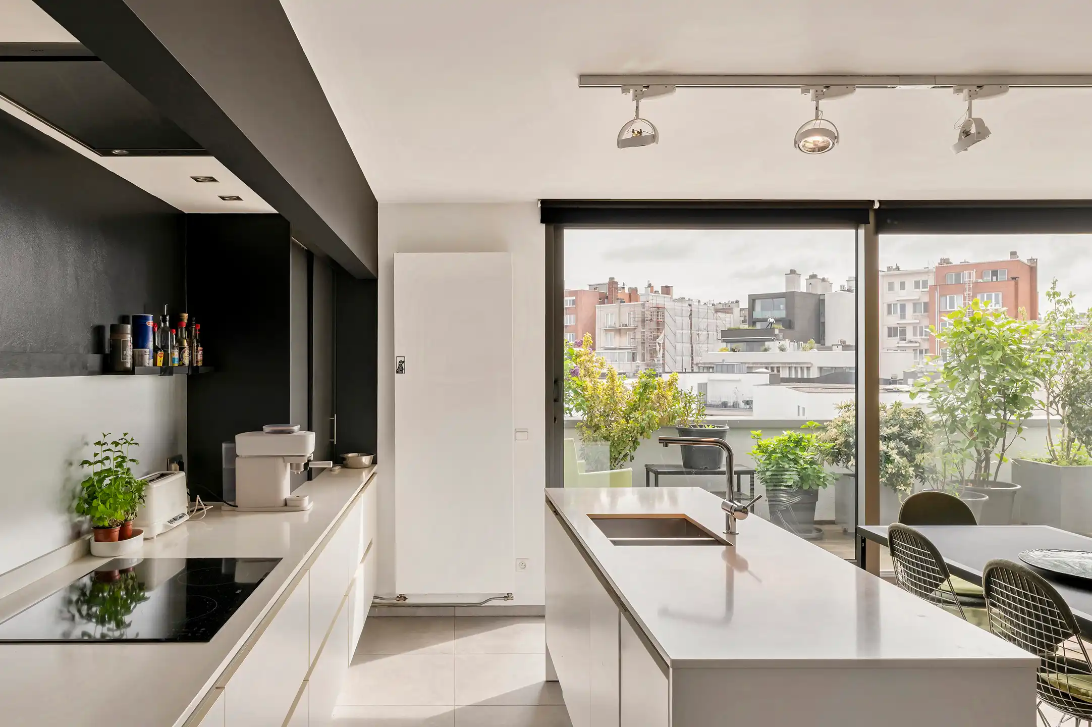 Duplex met twee terrassen aan het Theaterplein foto 6