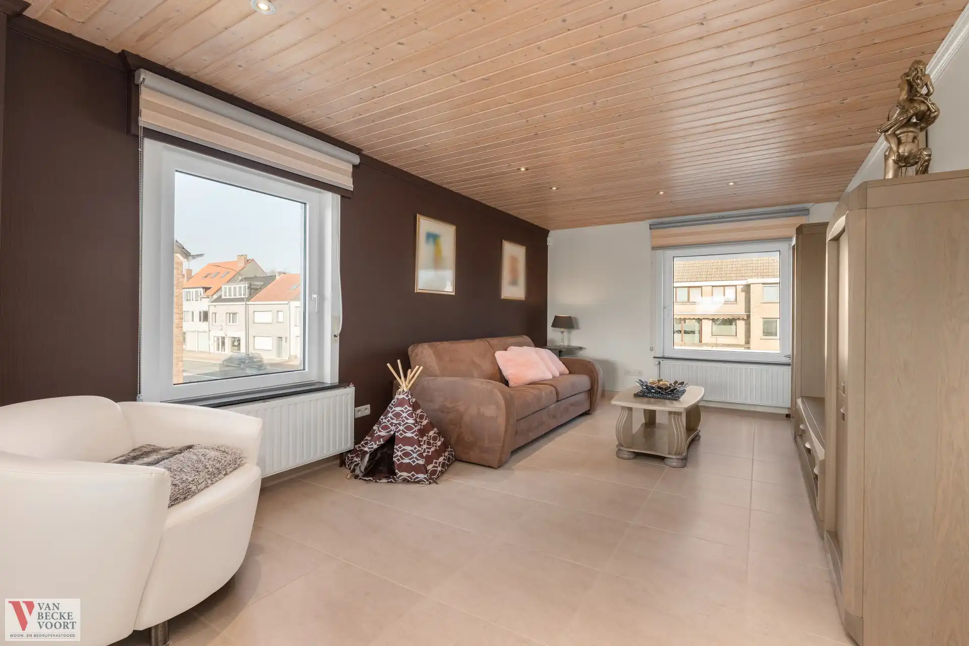 Huis aan invalsweg Oostende foto 11