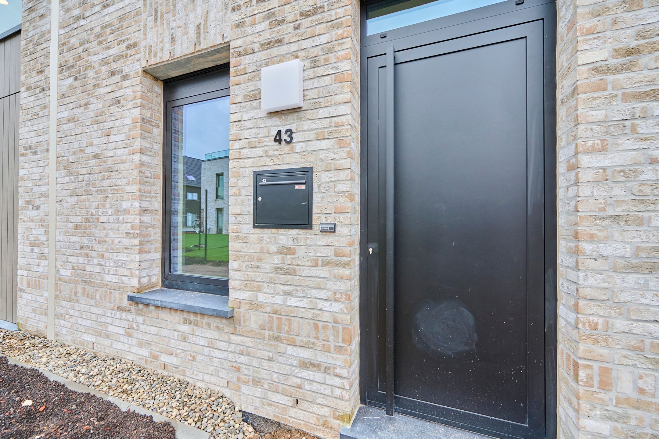 Gelijkvloers nieuwbouwappartement + privé tuintje foto 10