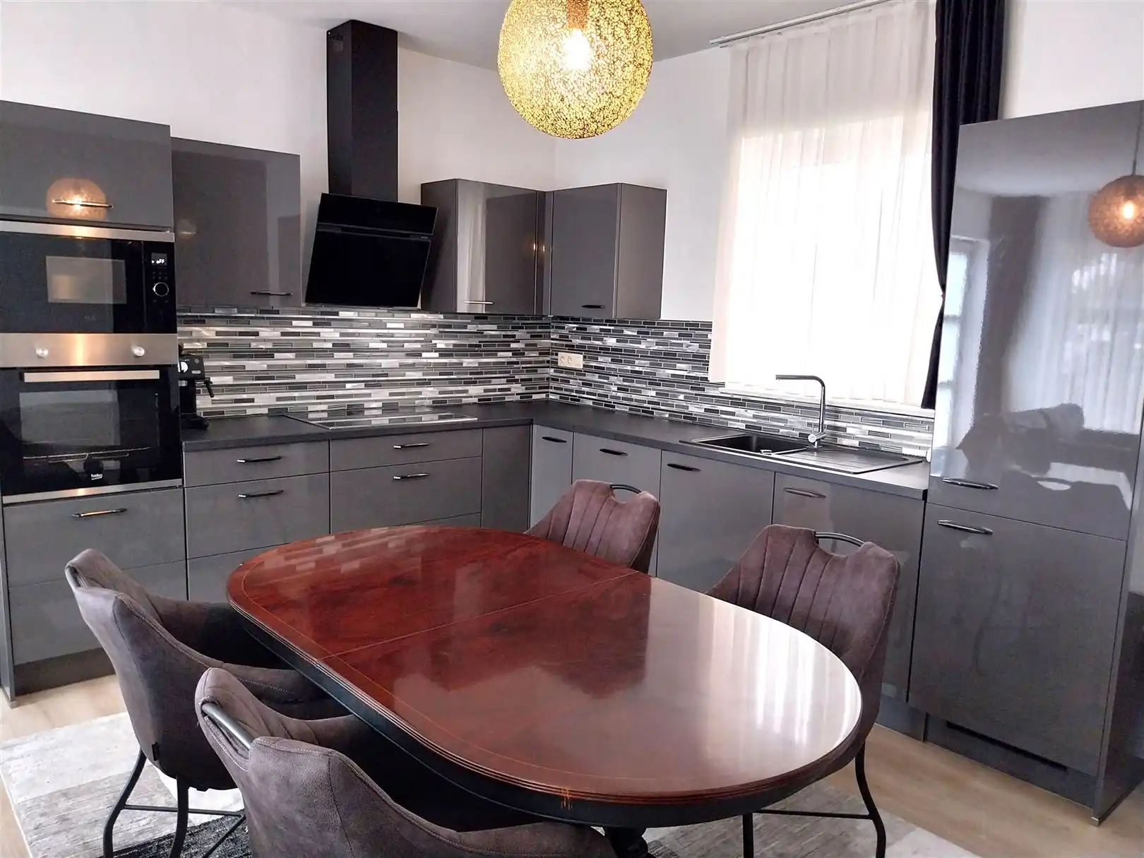 TE HUUR: Gemeubeld appartement met 1 slaapkamer! foto 4