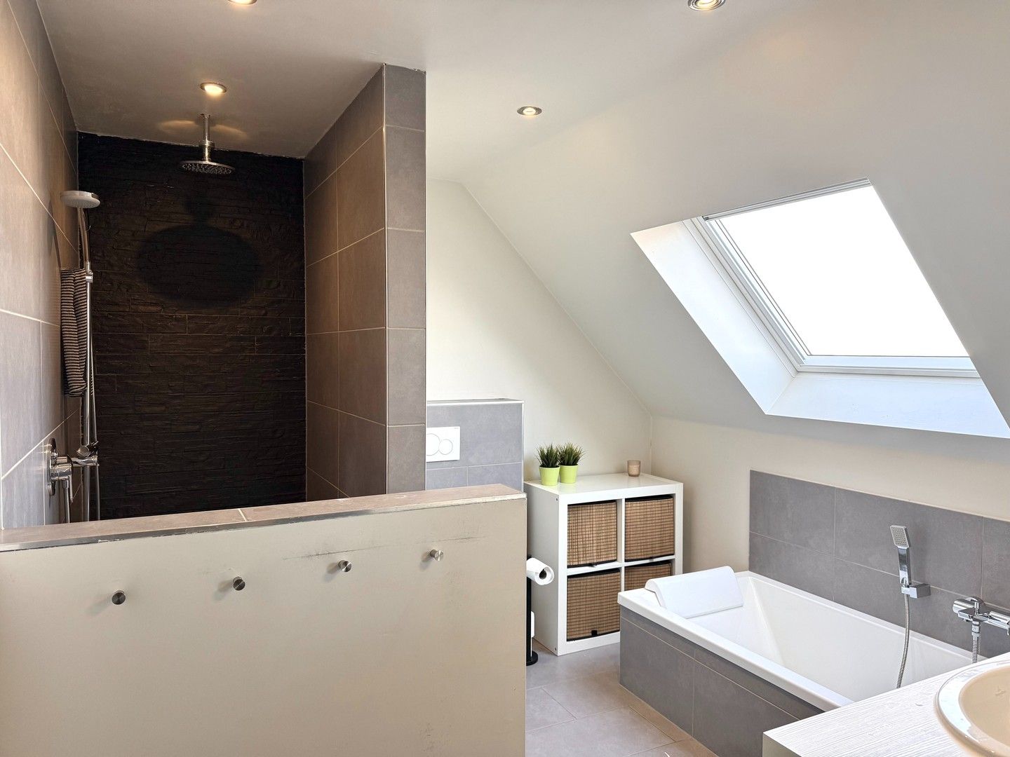 Zeer ruime instapklare én energiezuinige woning met zwemvijver vlak bij yachthaven. foto 14