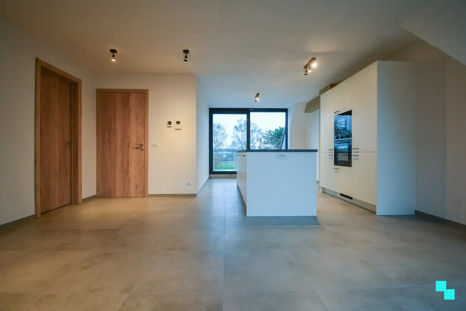 Nieuwbouwappartement via budgethuren te Houthulst foto 3