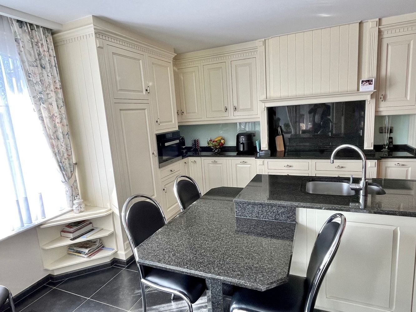 Schitterende woning op 625 M2. foto 9