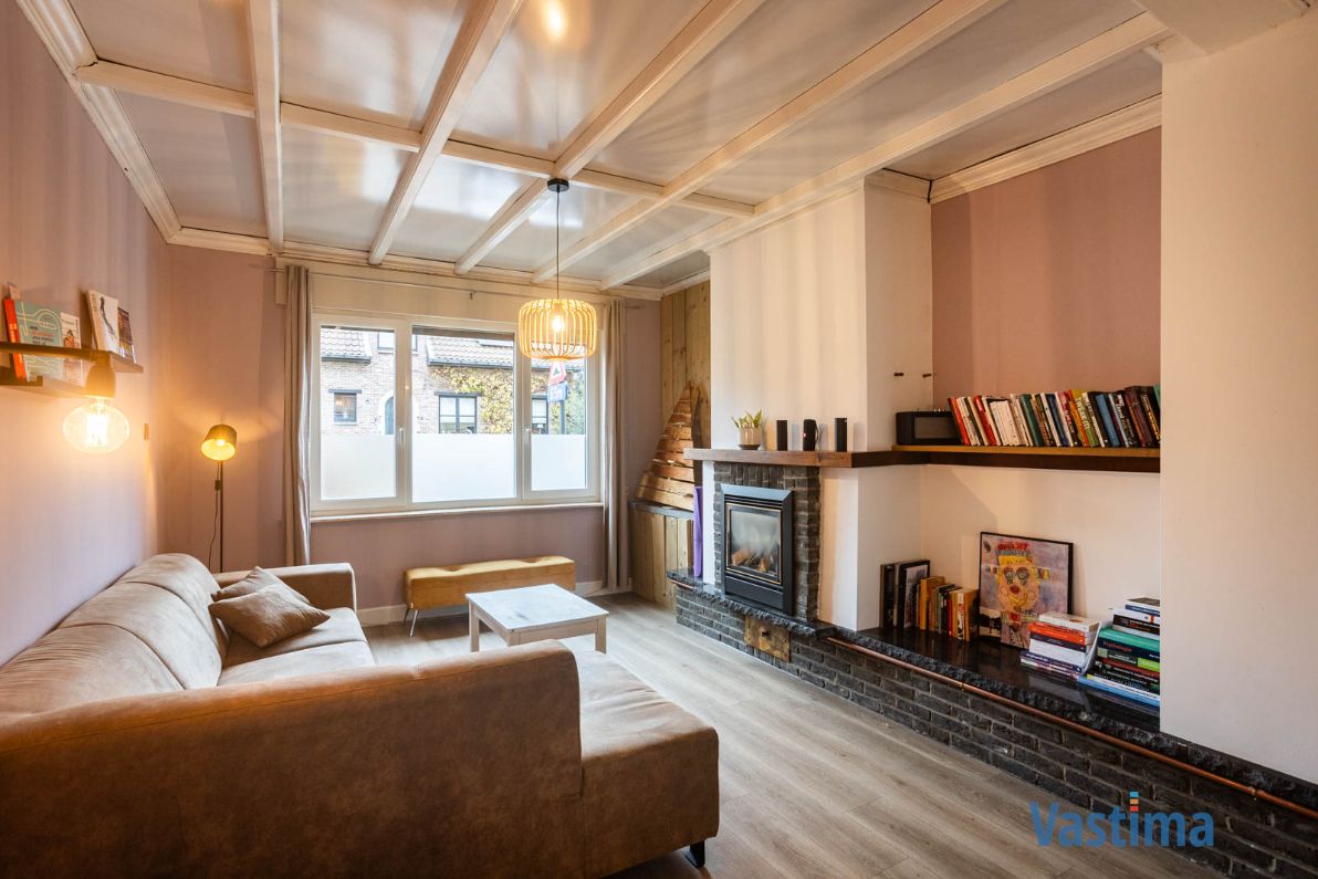 Gerenoveerde gezinswoning met tuin in Erembodegem foto 3