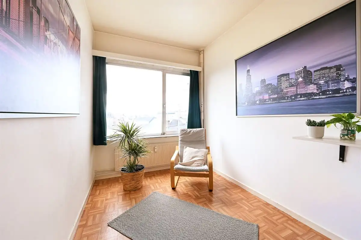 Te renoveren 2-slaapkamerappartement vlak bij Zurenborg foto 12