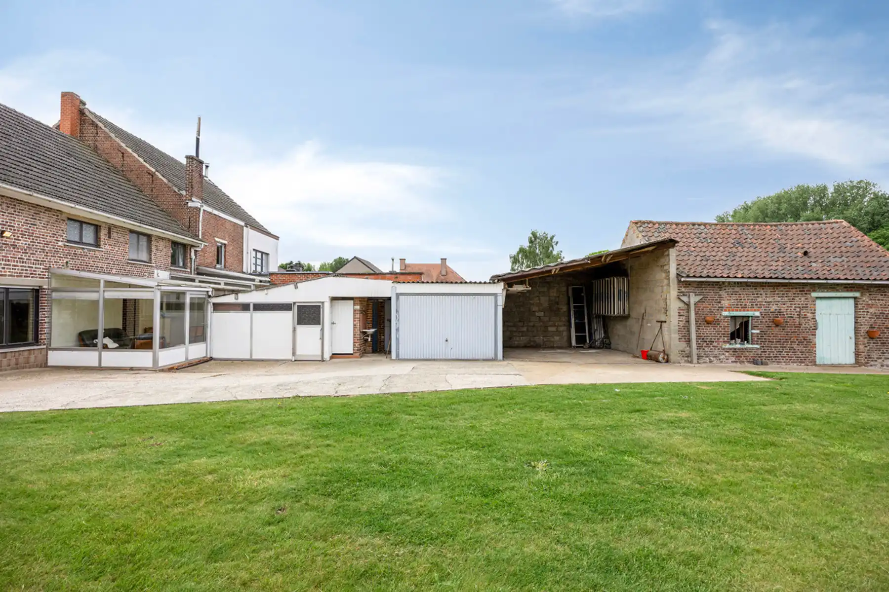 Projectgrond met uitzonderlijk groen zicht op toplocatie in Roosdaal – mogelijkheden voor appartementen of 3 bouwgronden foto 17