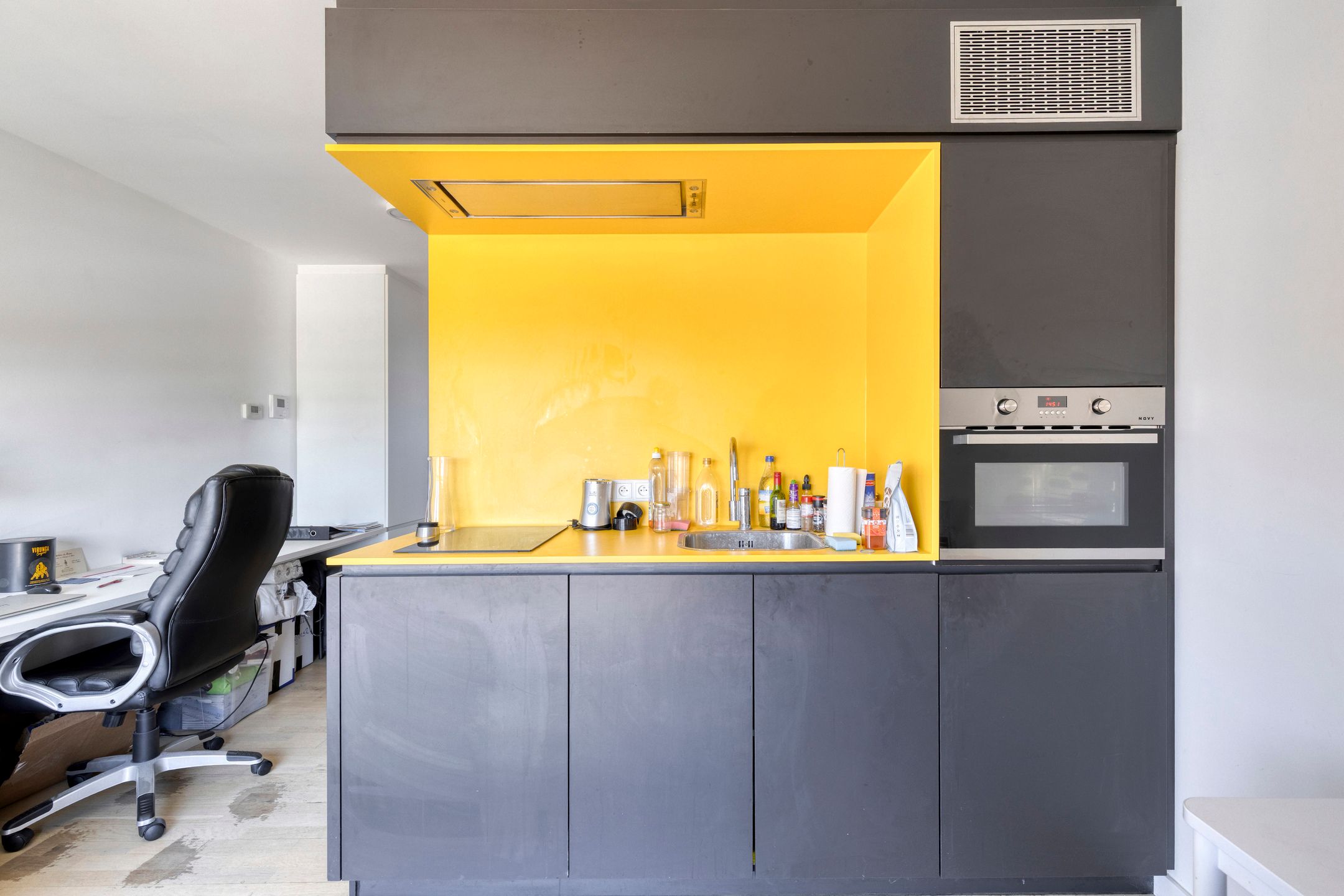 Uitstekend gelegen & volledig vernieuwde studio foto 8