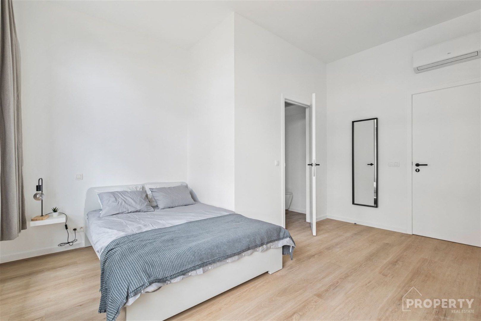 High-end studentenkamer in klassevol erfgoedgebouw foto 2