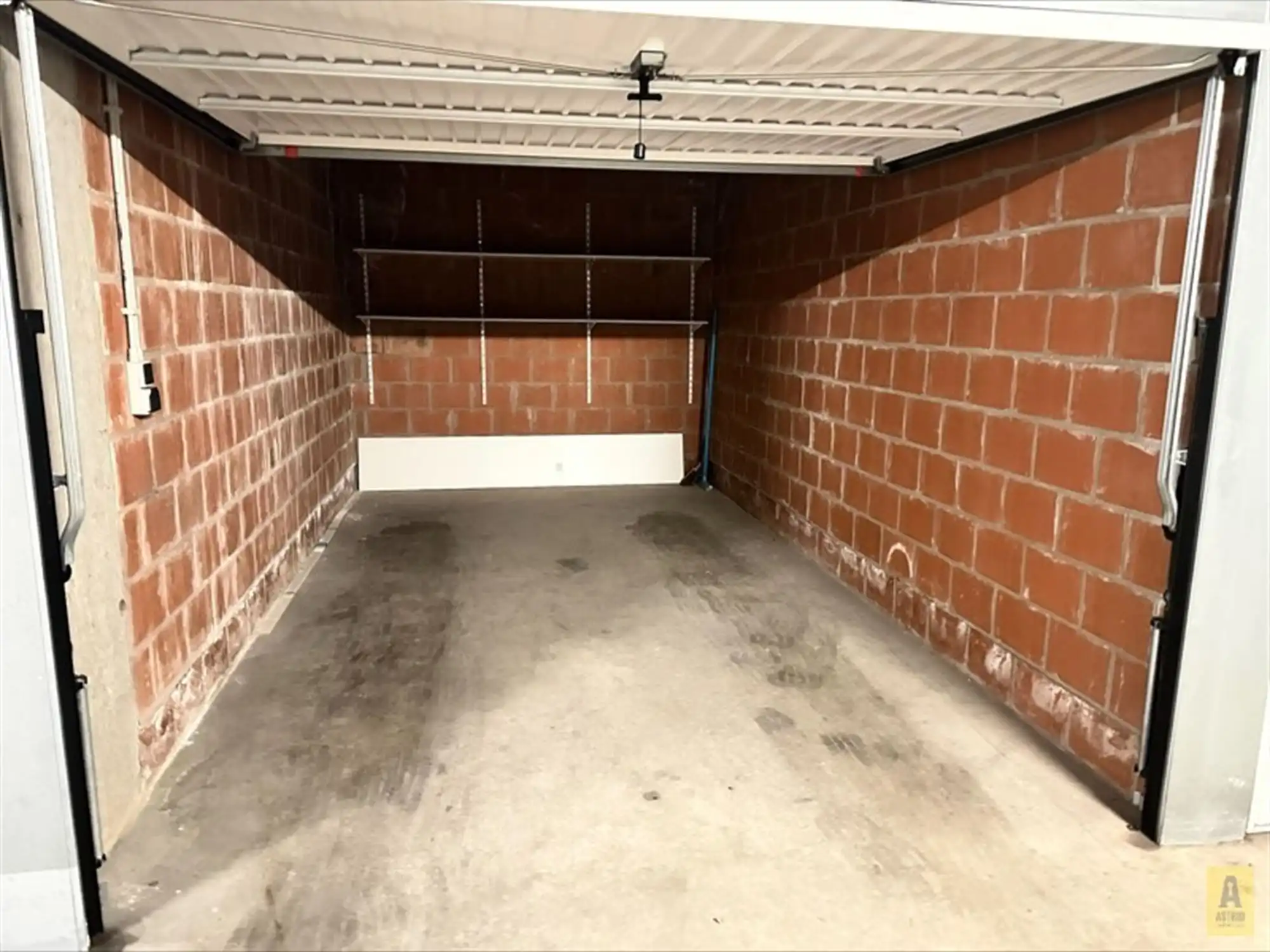 Afgesloten ondergrondse garagebox in centrum! foto 5