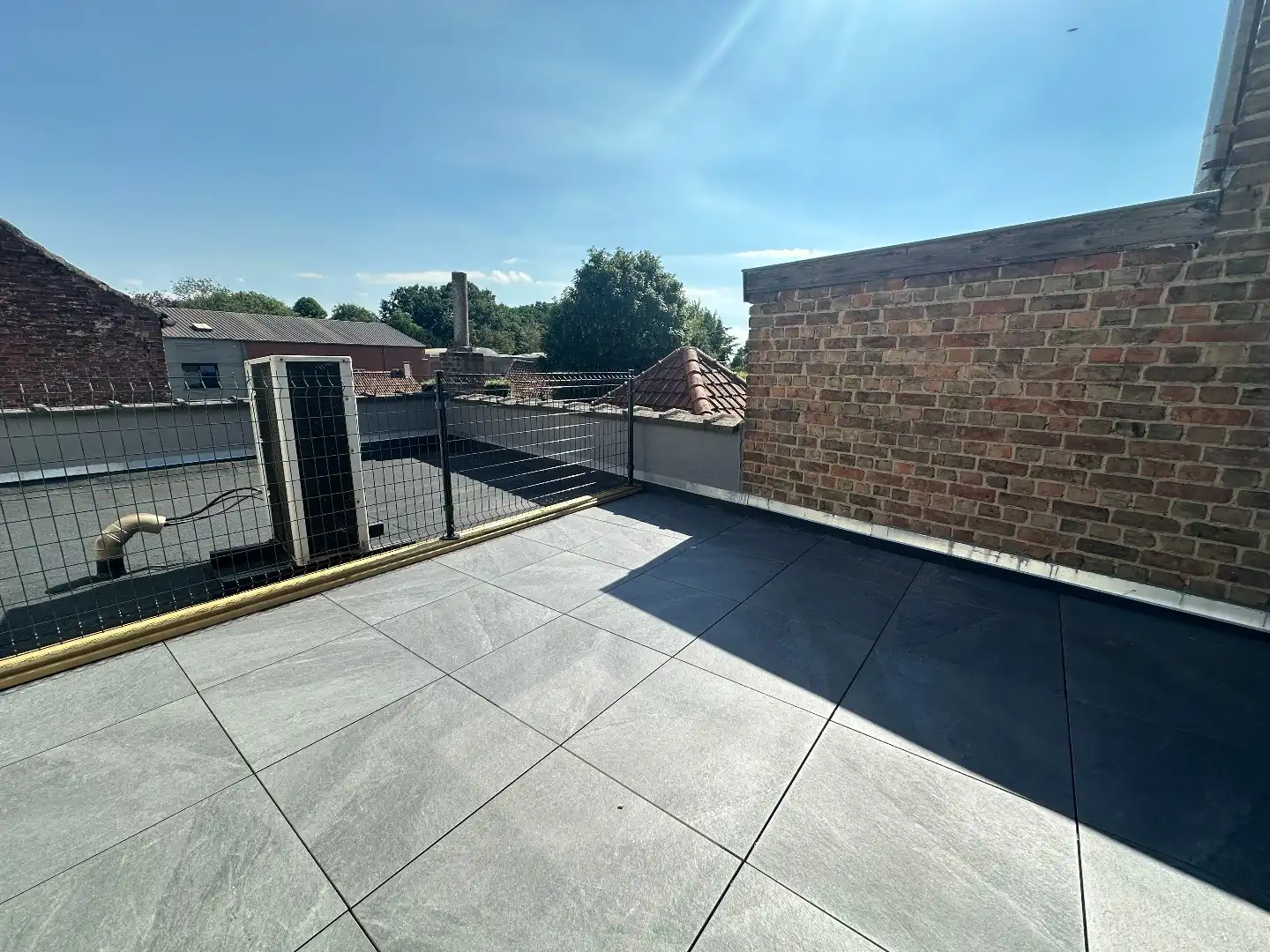 Gerenoveerd appartement met zonnig terras (en garage), Torhout foto 11