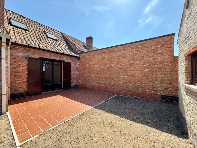 Halfopen bebouwing met 3 slaapkamers en ruime tuin foto 9