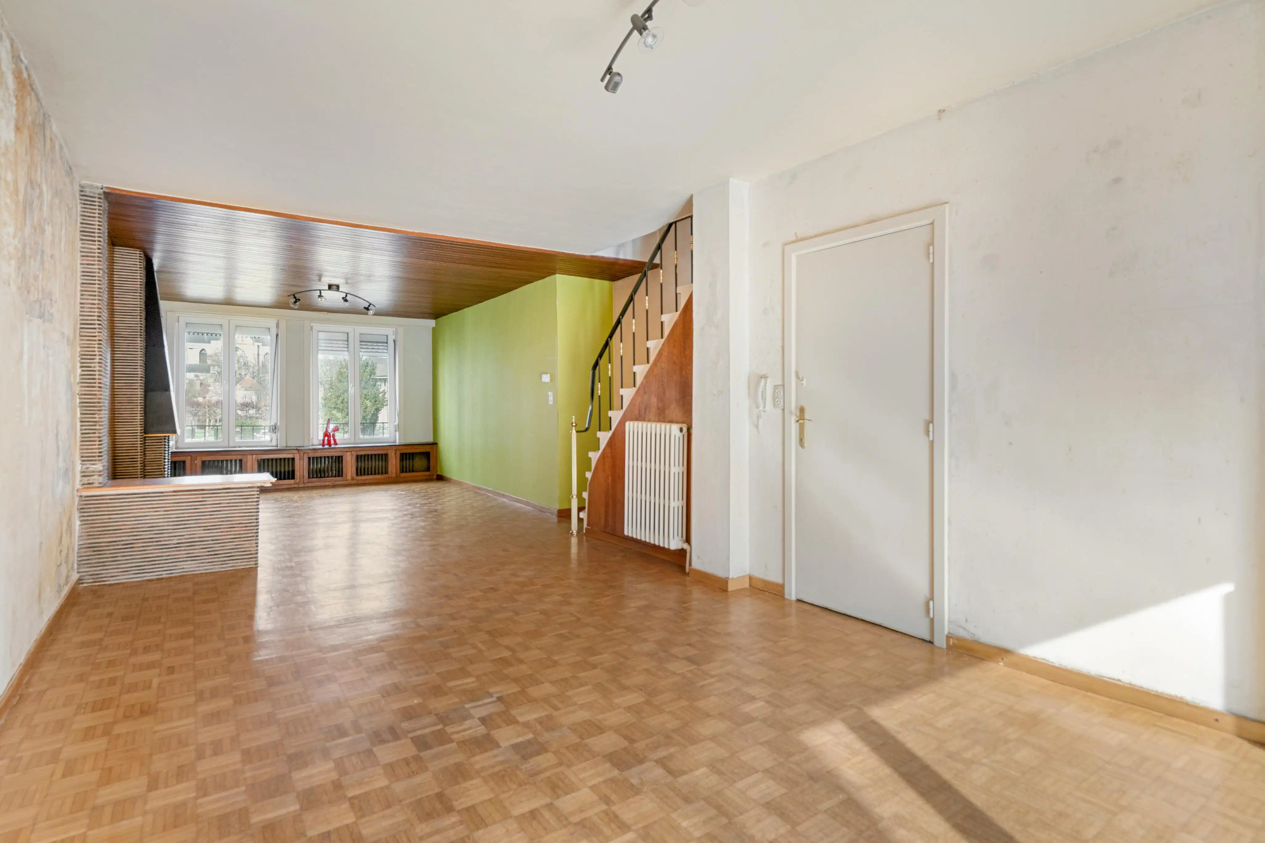 Te renoveren huis met inpandige garage (5) in hartje Brugge foto 8