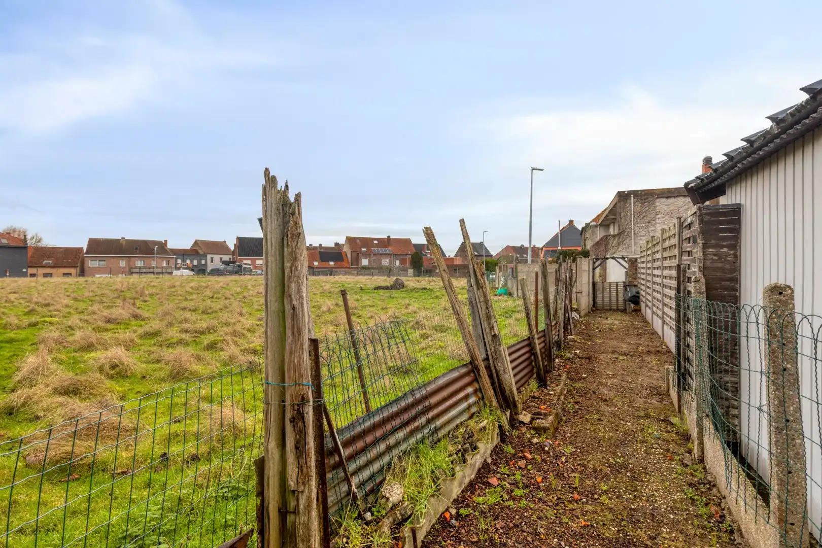 Ruime woning met 4 slaapkamers, garage en tuin in een leuke buurt! foto 18