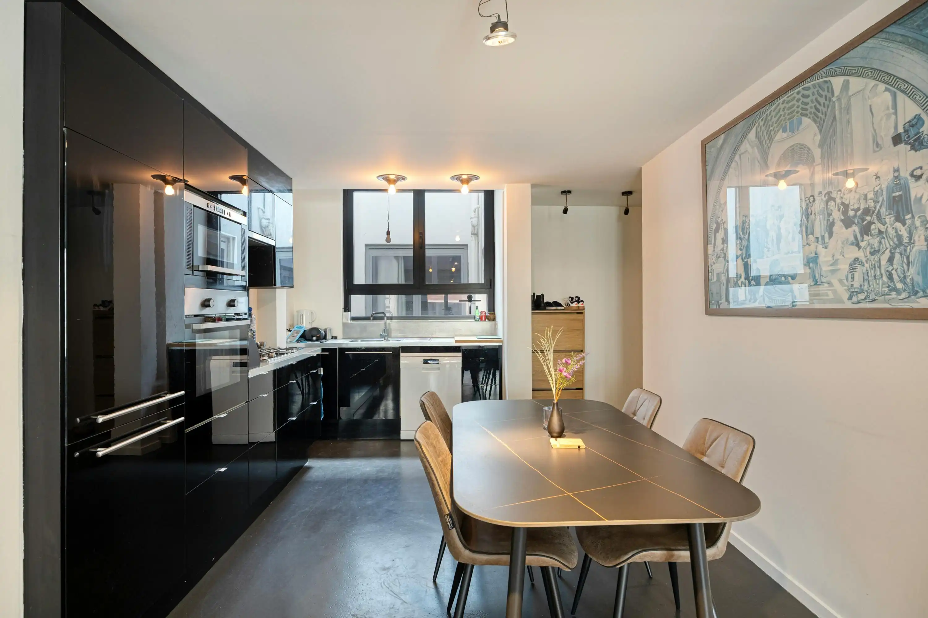 2 slaapkamerappartement te koop in het centrum van Antwerpen foto 4