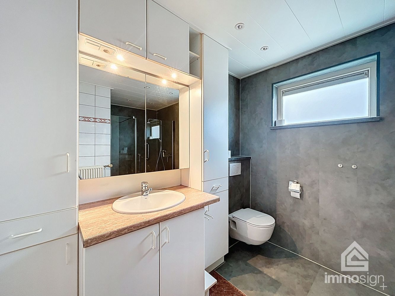 Instapklare gelijkvloerse woning (bungalow) op een perceel van 1079 m² met uitzicht over de velden, vlakbij de grens met Nederland foto 19
