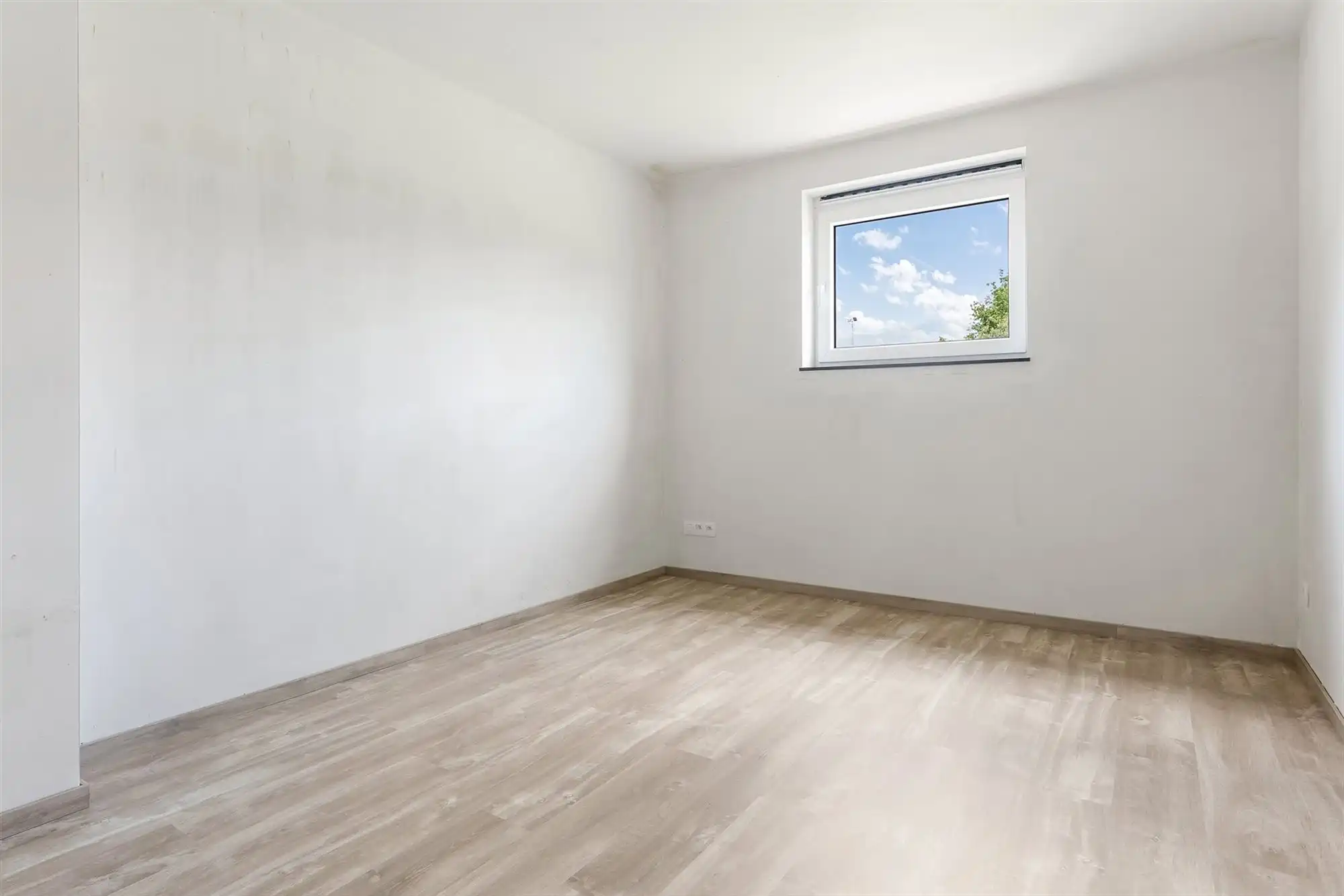 VOLLEDIG AFGEWERKTE NIEUWBOUWWONING IN DOODLOPENDE STRAAT foto 18