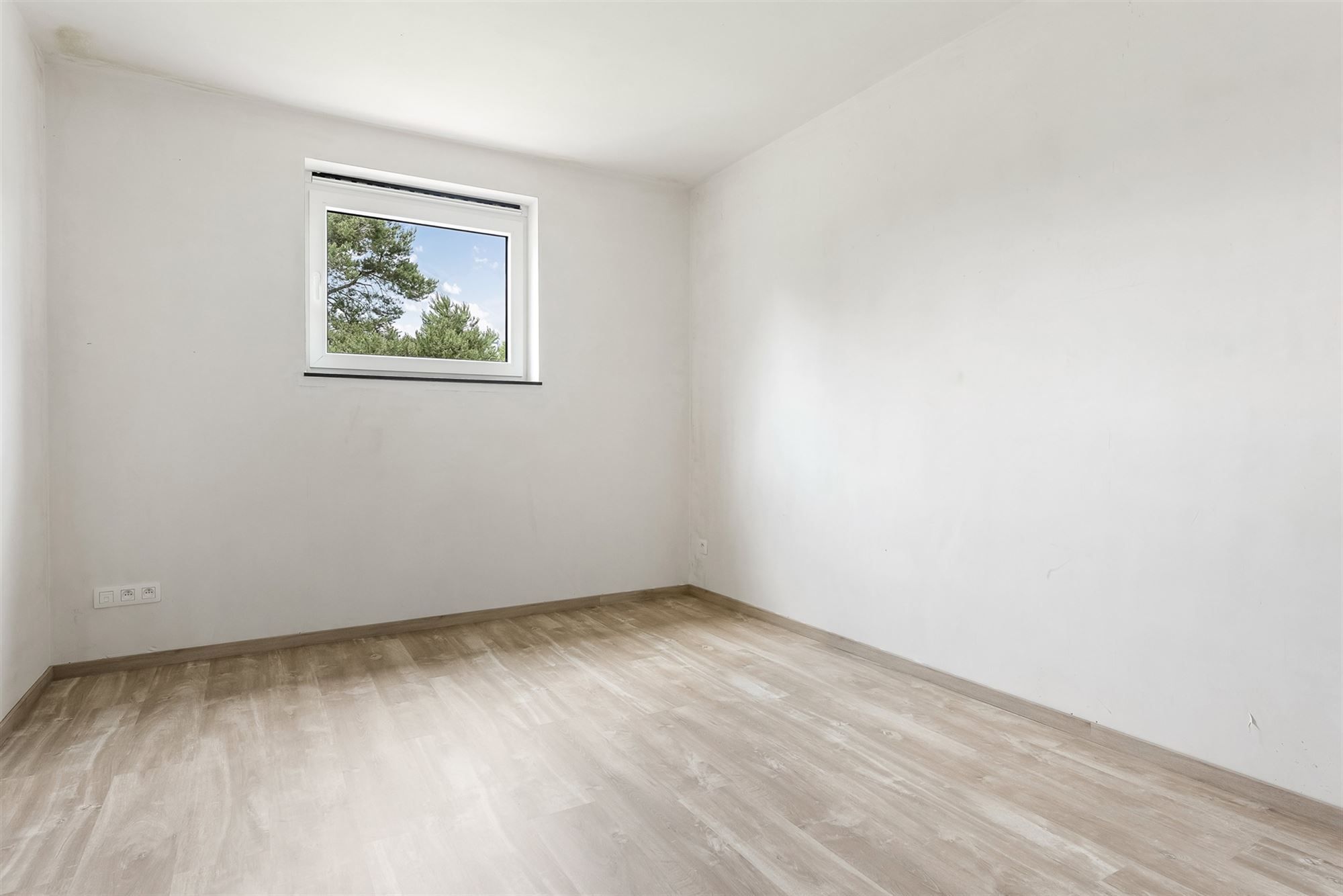 VOLLEDIG AFGEWERKTE NIEUWBOUWWONING IN DOODLOPENDE STRAAT foto 18