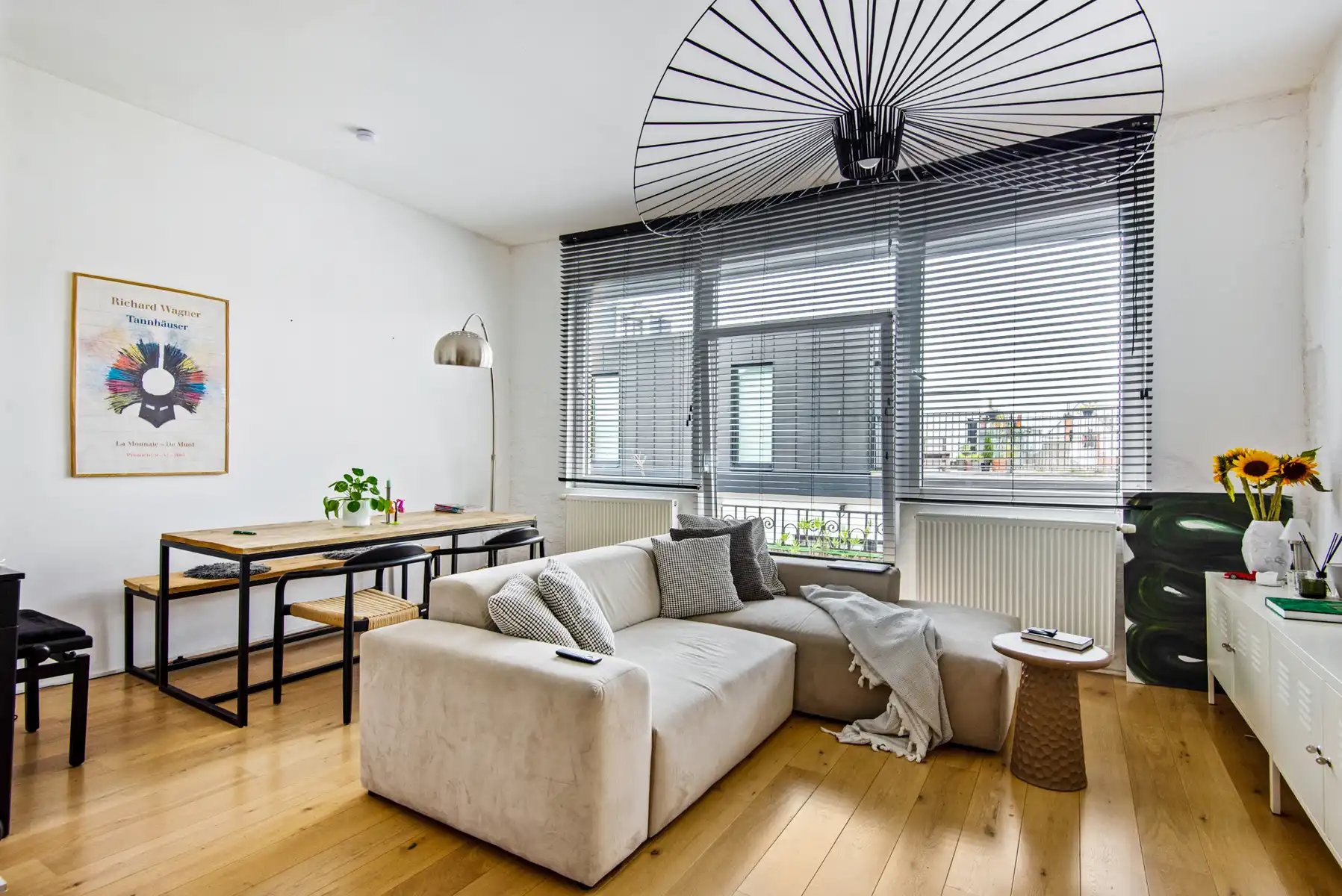 Ruim en luxueus appartement met 2 kamers  foto 2