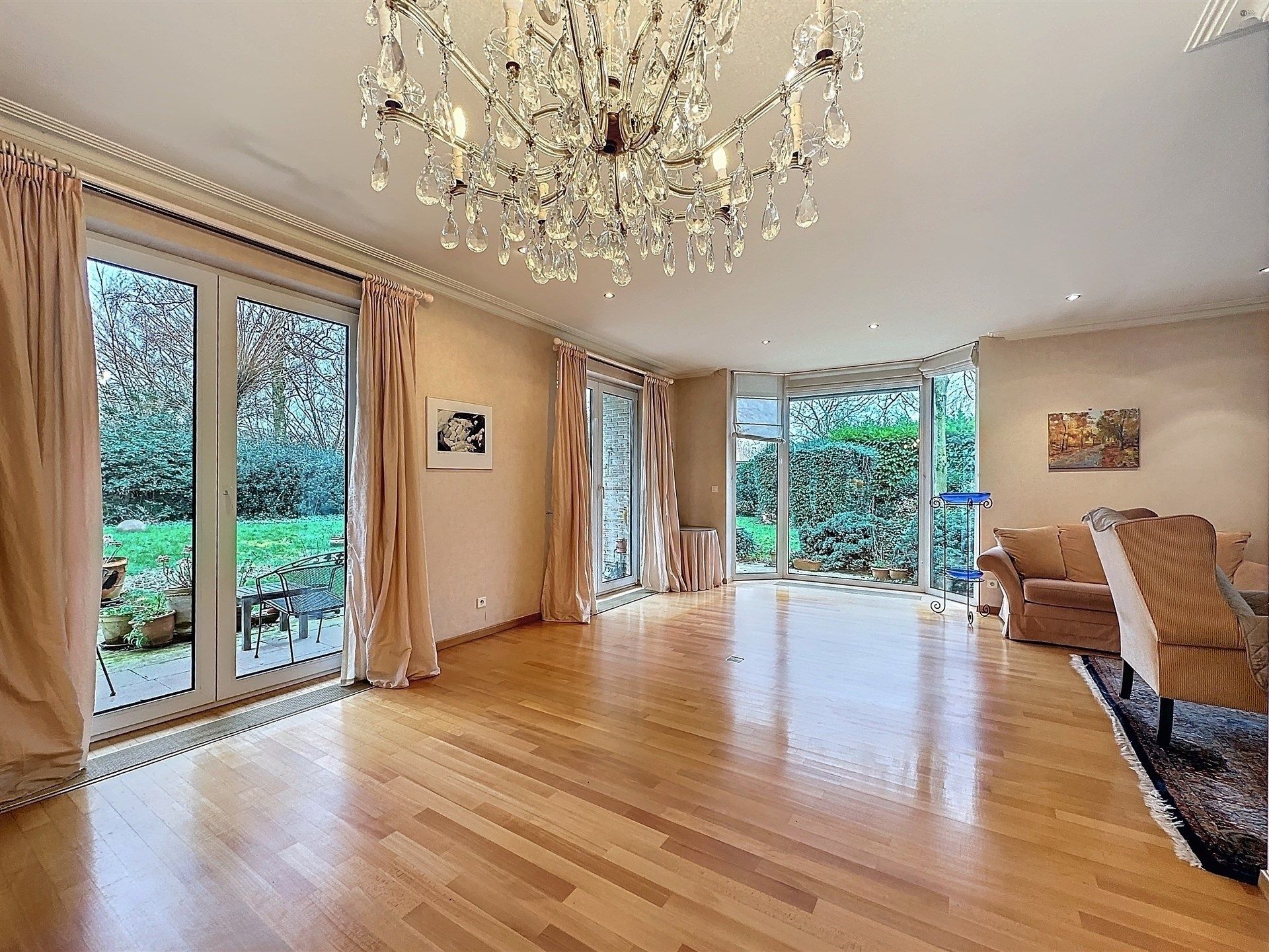 ruime villa met mogelijkheden op een perceel van 1236m² foto 8