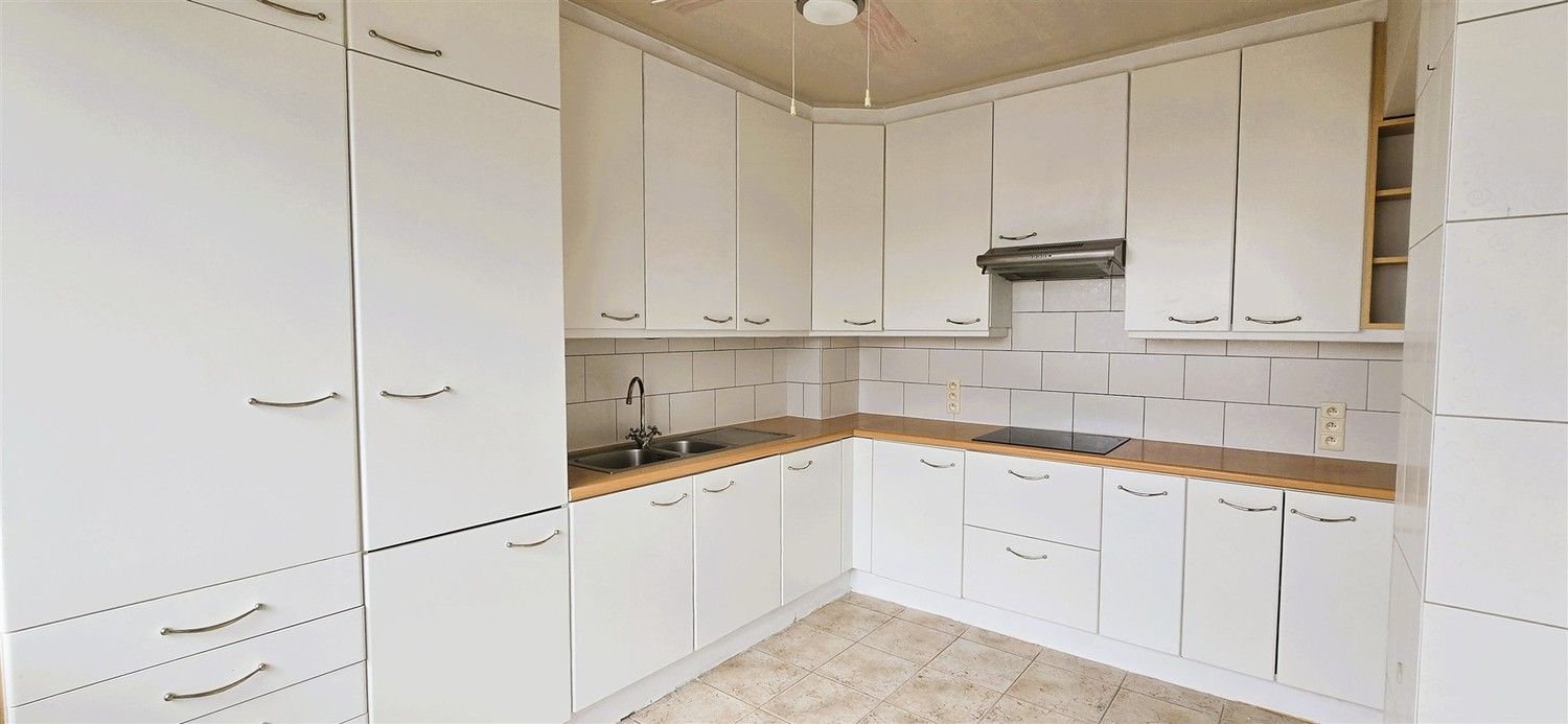 Instapklaar appartement met 3 slaapkamers in Genk-Centrum! foto 13