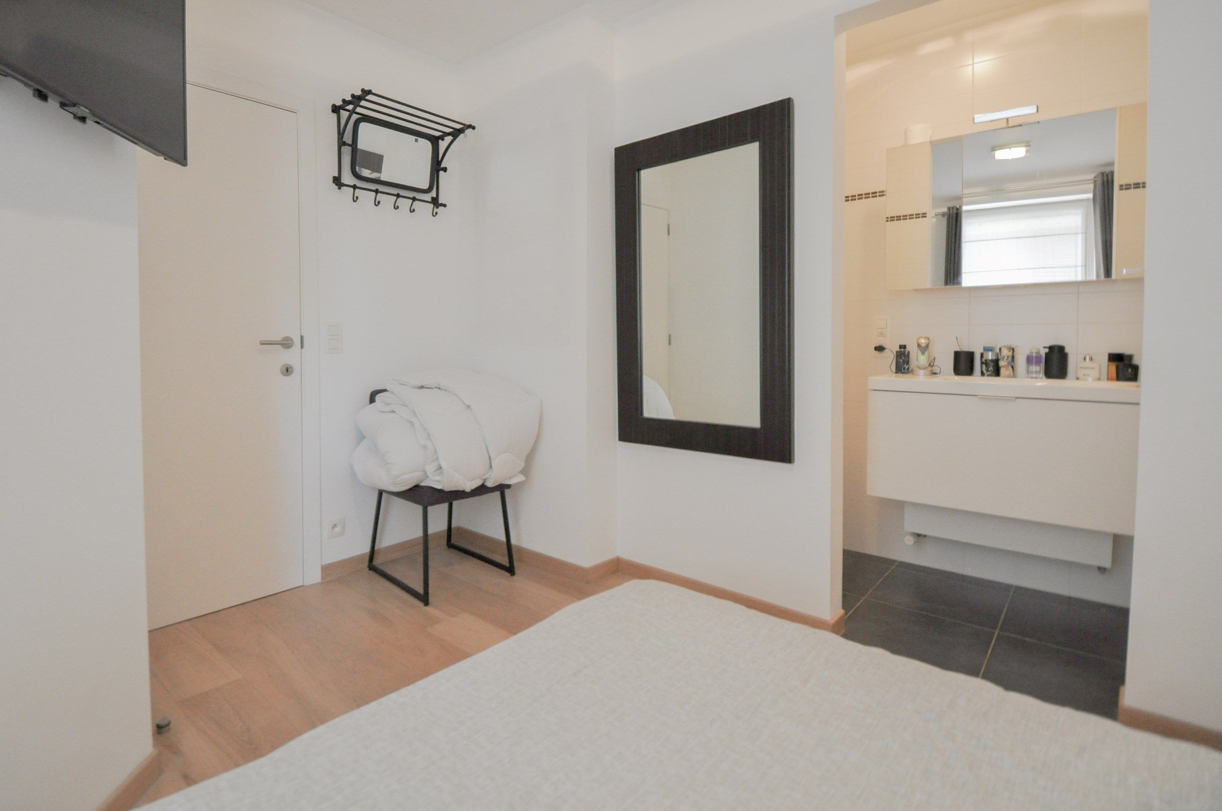 Instapklaar, centraal gelegen duplex appartement nabij de Dumortierlaan. foto 19