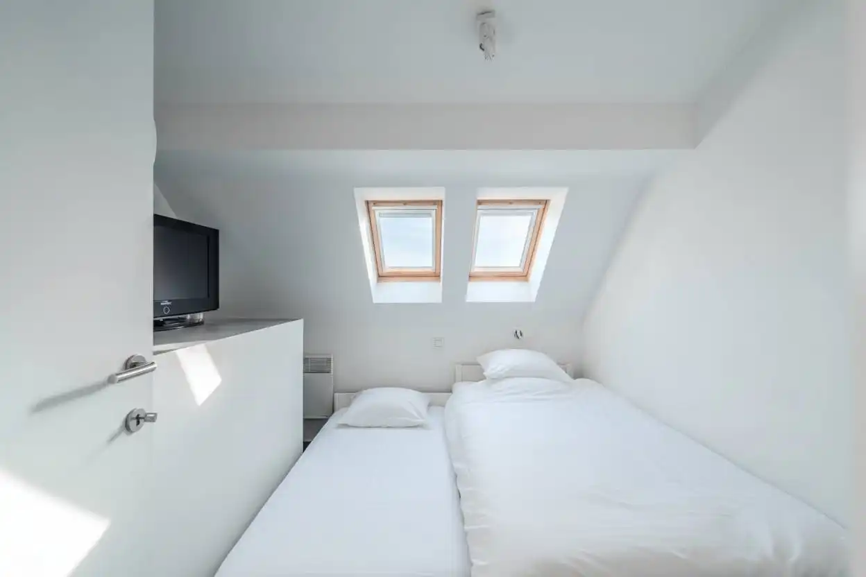 Instapklaar appartement vlak achter de vernieuwde Zeedijk! foto 13