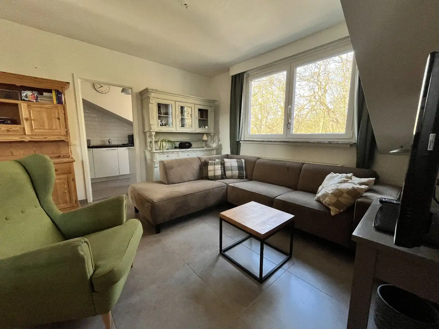 Hedendaags appartement met garage foto 7