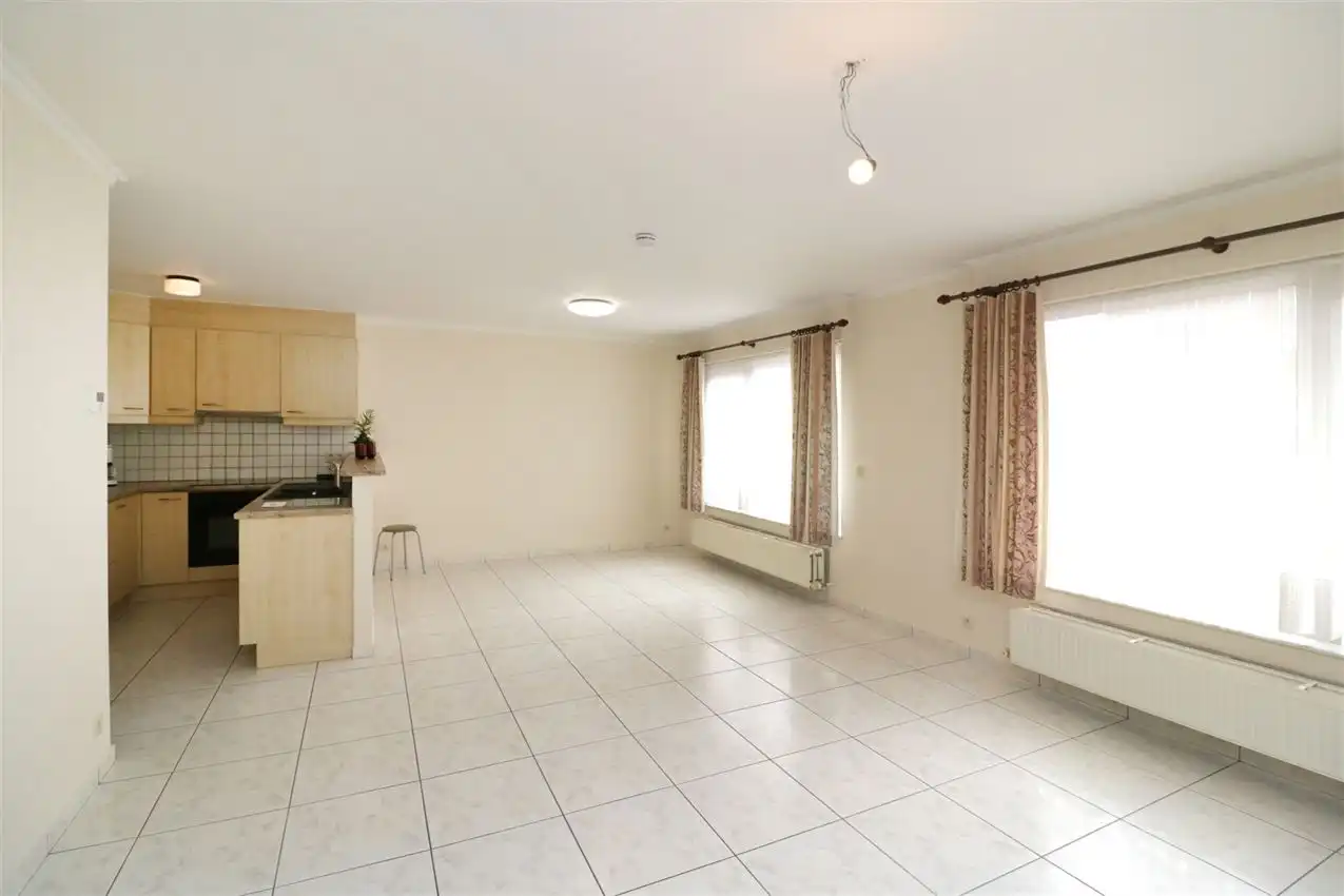 Gelijkvloers wonen met tuintje en autostaanplaats in centrum foto 11