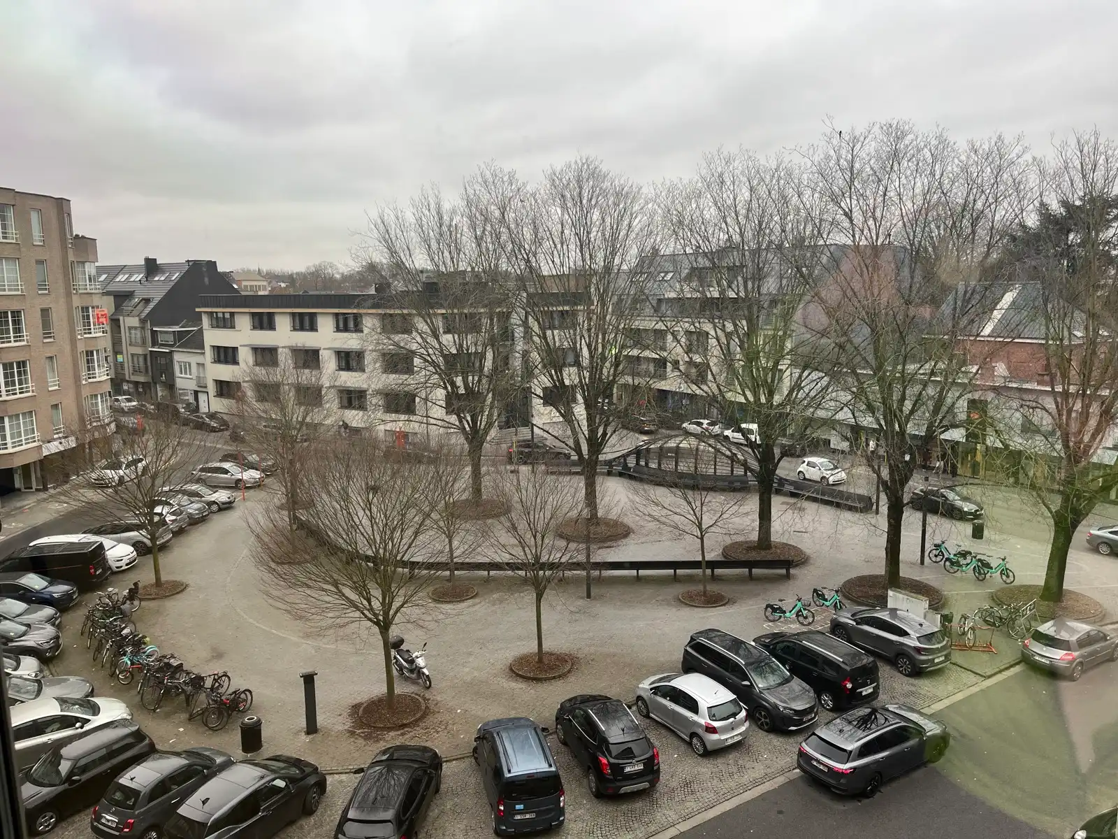 Vernieuwd 3-slaapkamerappartement in hartje Aalst foto 12