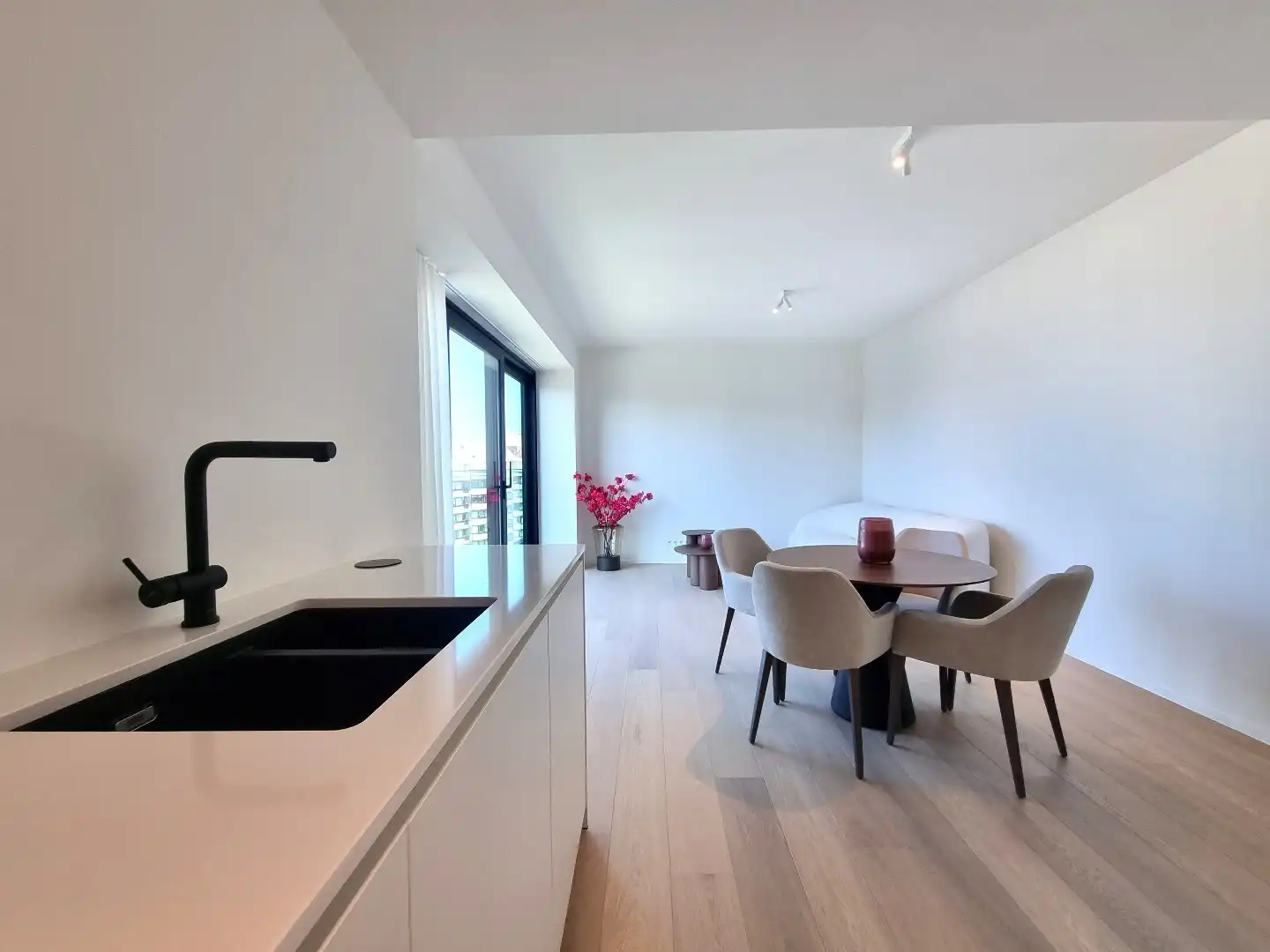 Uniek aanbod: duplexappartement in de prestigieuze Heldentoren foto 6