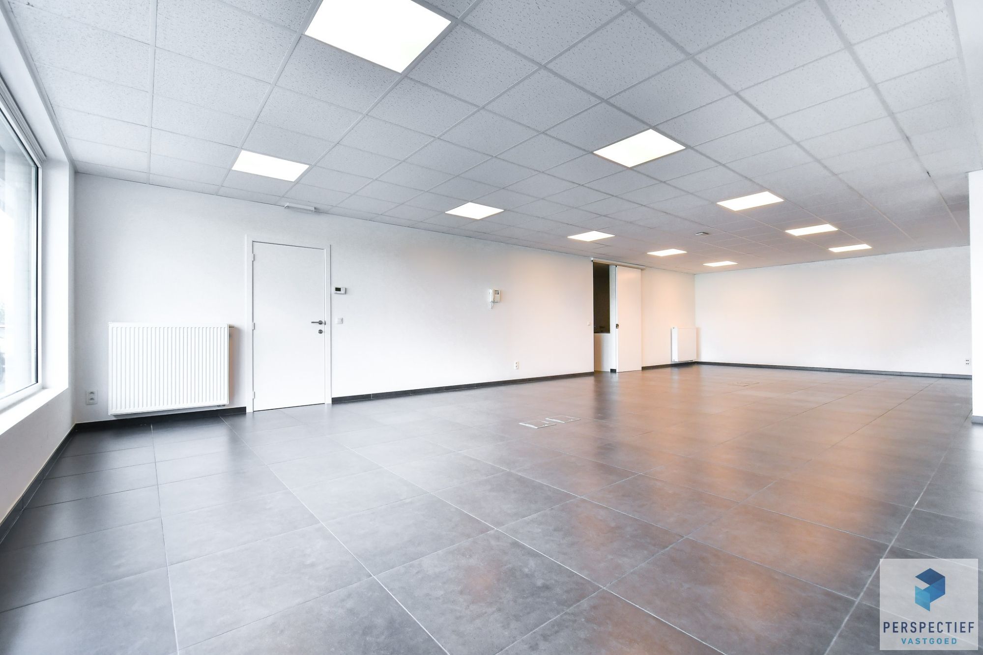 VERKOCHT IN 3 WEKEN! | Goed gelegen GROOT HANDELSPAND (144m²) aan het kanaal vlakbij Scheepsdale foto 2