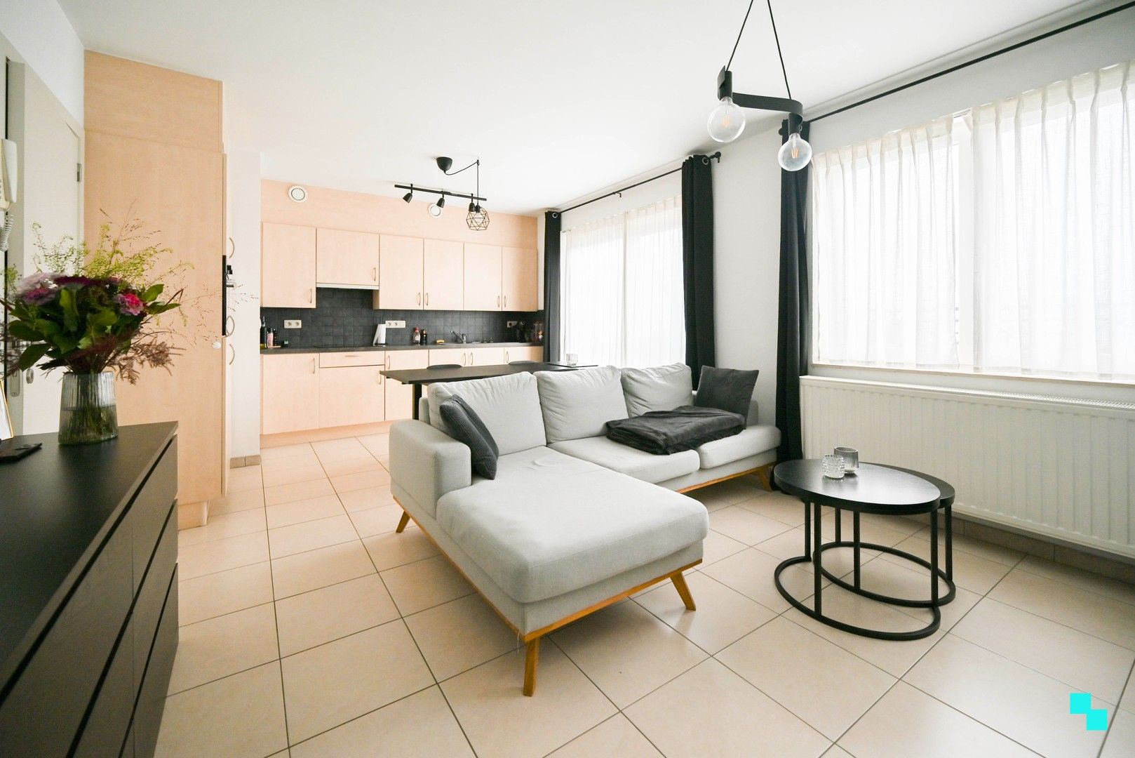 Appartement met ruim terras nabij centrum Oostrozebeke foto 5