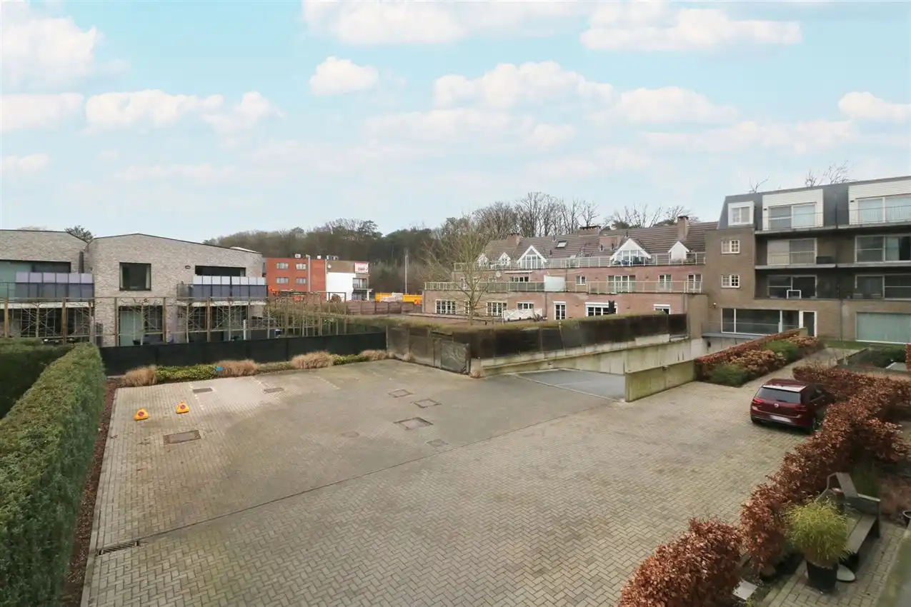 App. met 2 slpk., terras en autostaanplaats, rustig gelegen foto 36