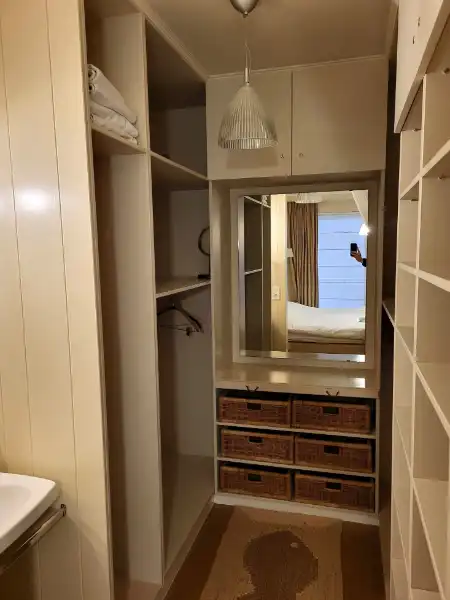 Ruim appartement met terras op de Zeedijk van Oostduinkerke te koop foto 9