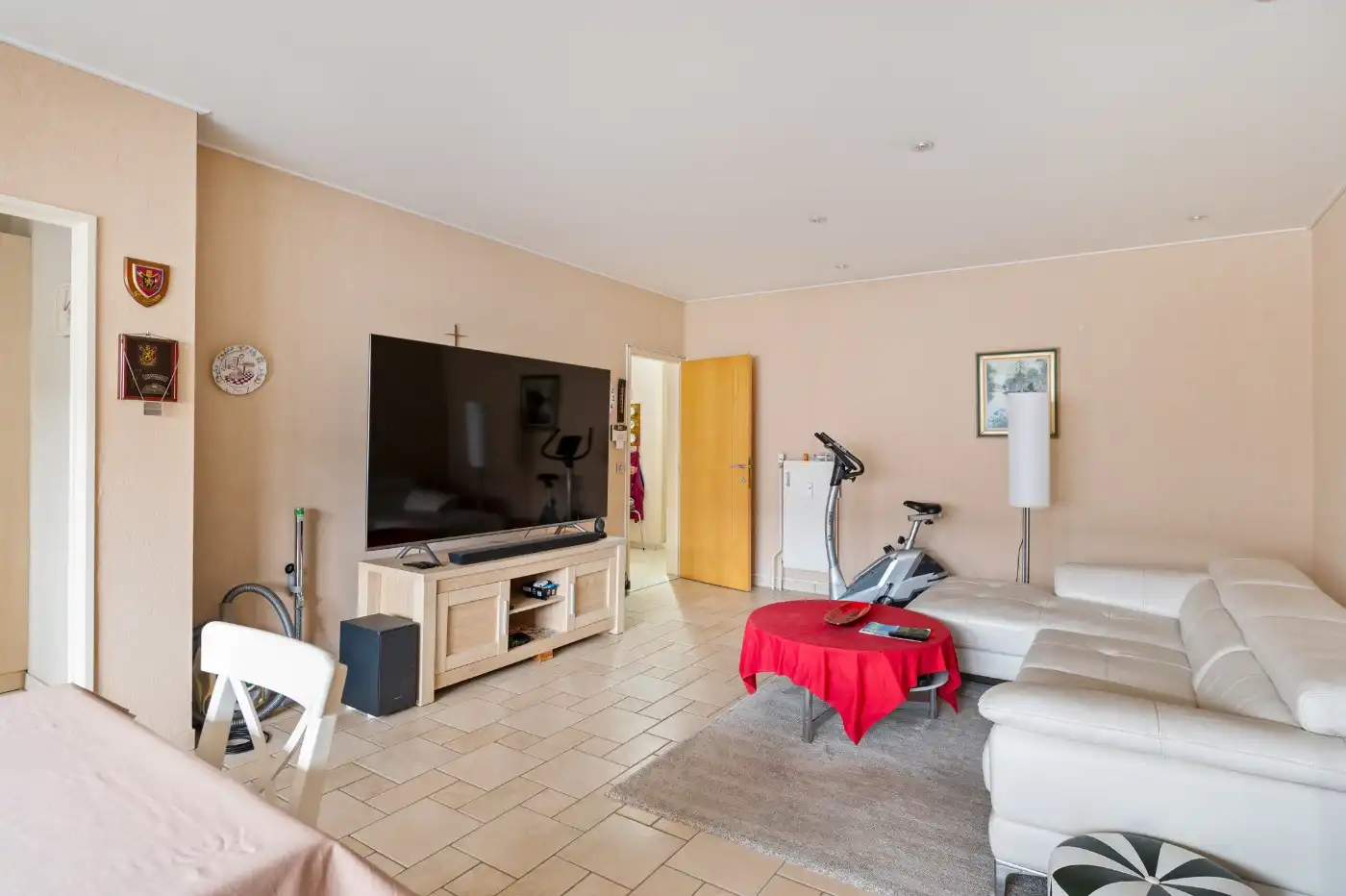 Gezellig app. op 1e verd. met 2 slpk., terras en garage foto 4