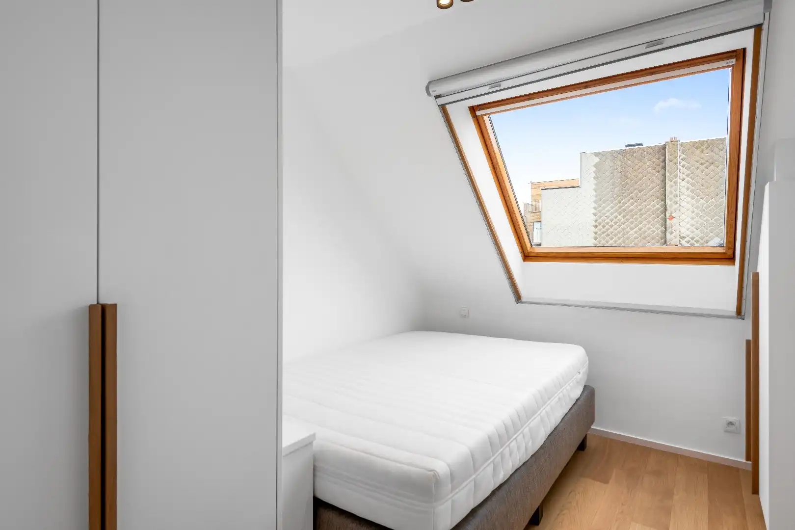 Heel mooi vernieuwd duplexdakapp. met een prachtig zonneterras gelegen op de Kustlaan in hartje Zoute. foto 18