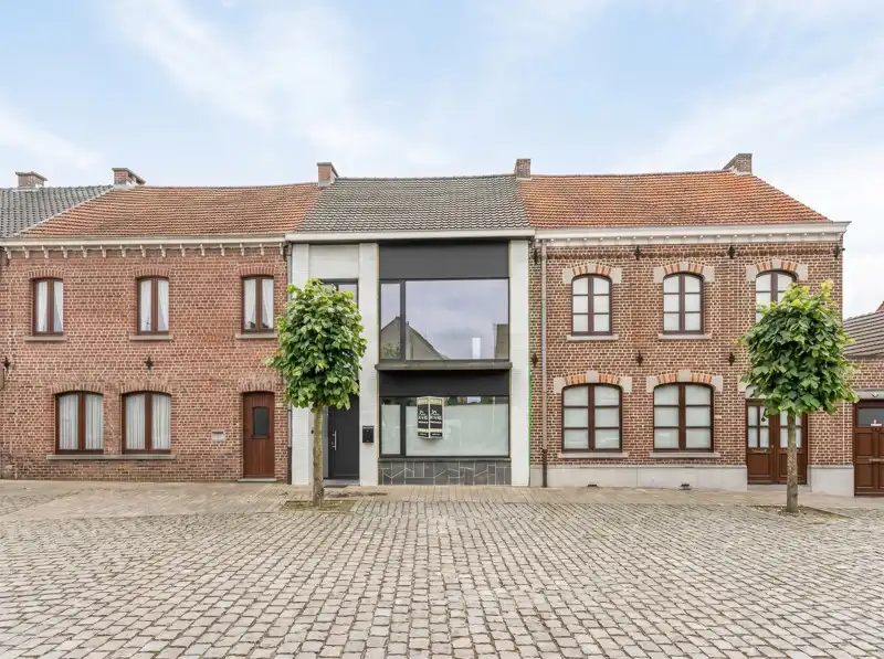 Gerenoveerde woning in het centrum van Kortenaken foto {{pictureIndex}}