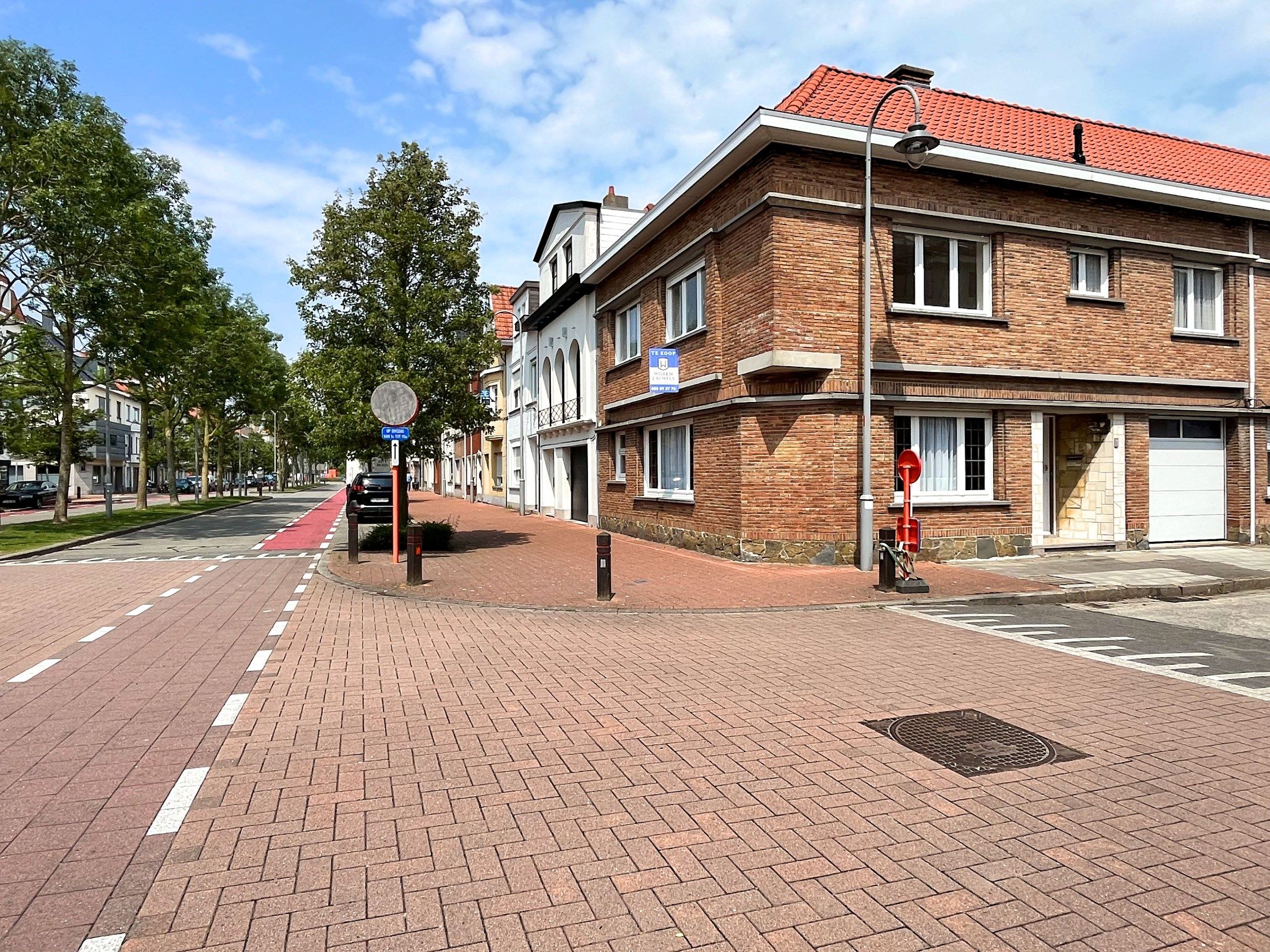 Hoofdfoto van de publicatie: Hoekwoning met garage mooi gelegen te Heist-aan-Zee
