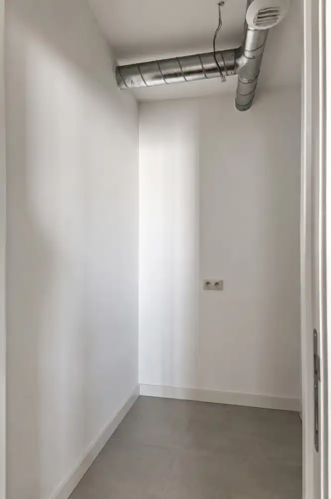 Mooi, centraal gelegen app. op 2e verd. met 3 slpk., balkon en autostaanplaats foto 11