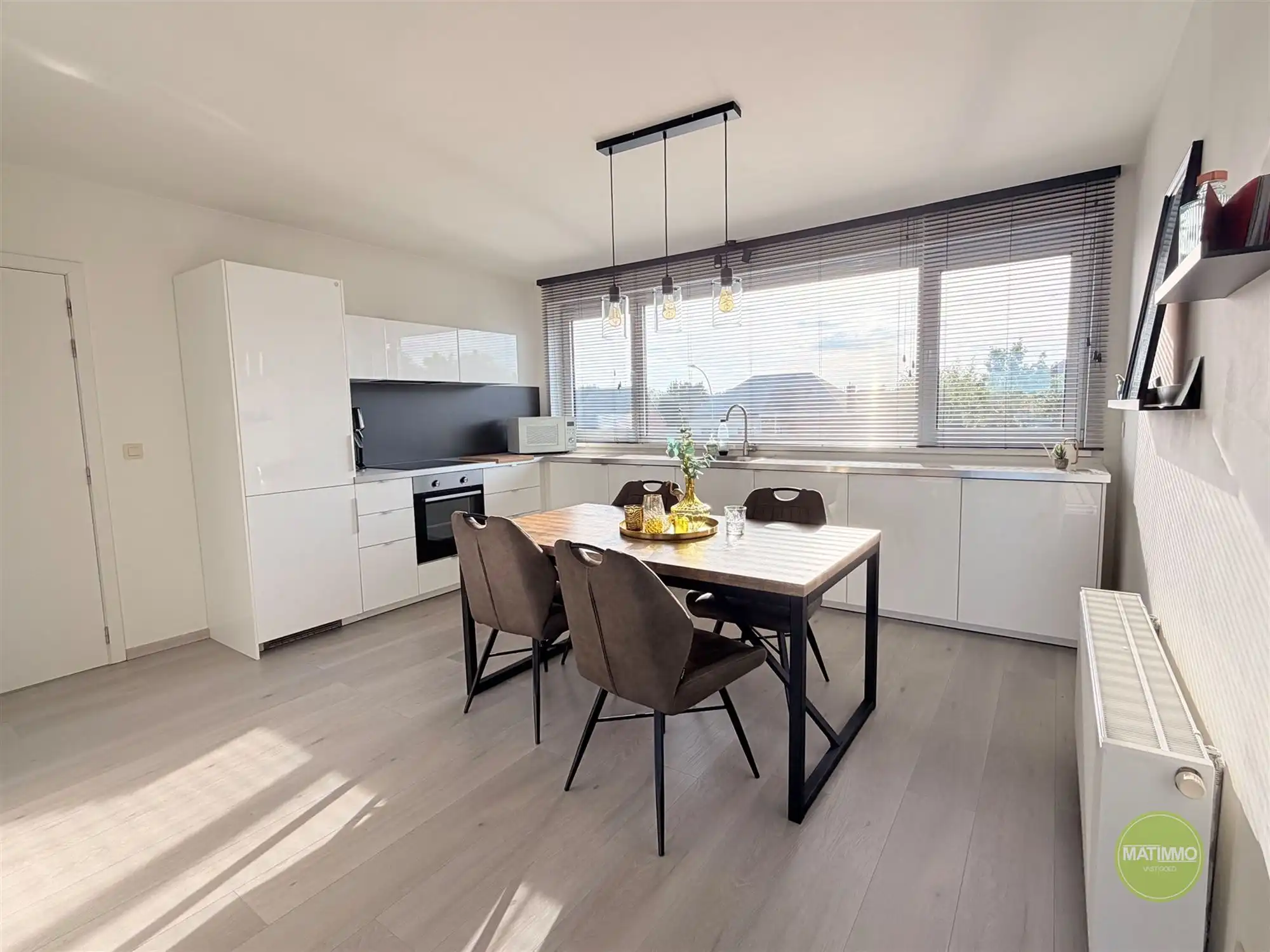 BEMEUBELD DAKAPPARTEMENT MET RUIM TERRAS IN MOL foto 6