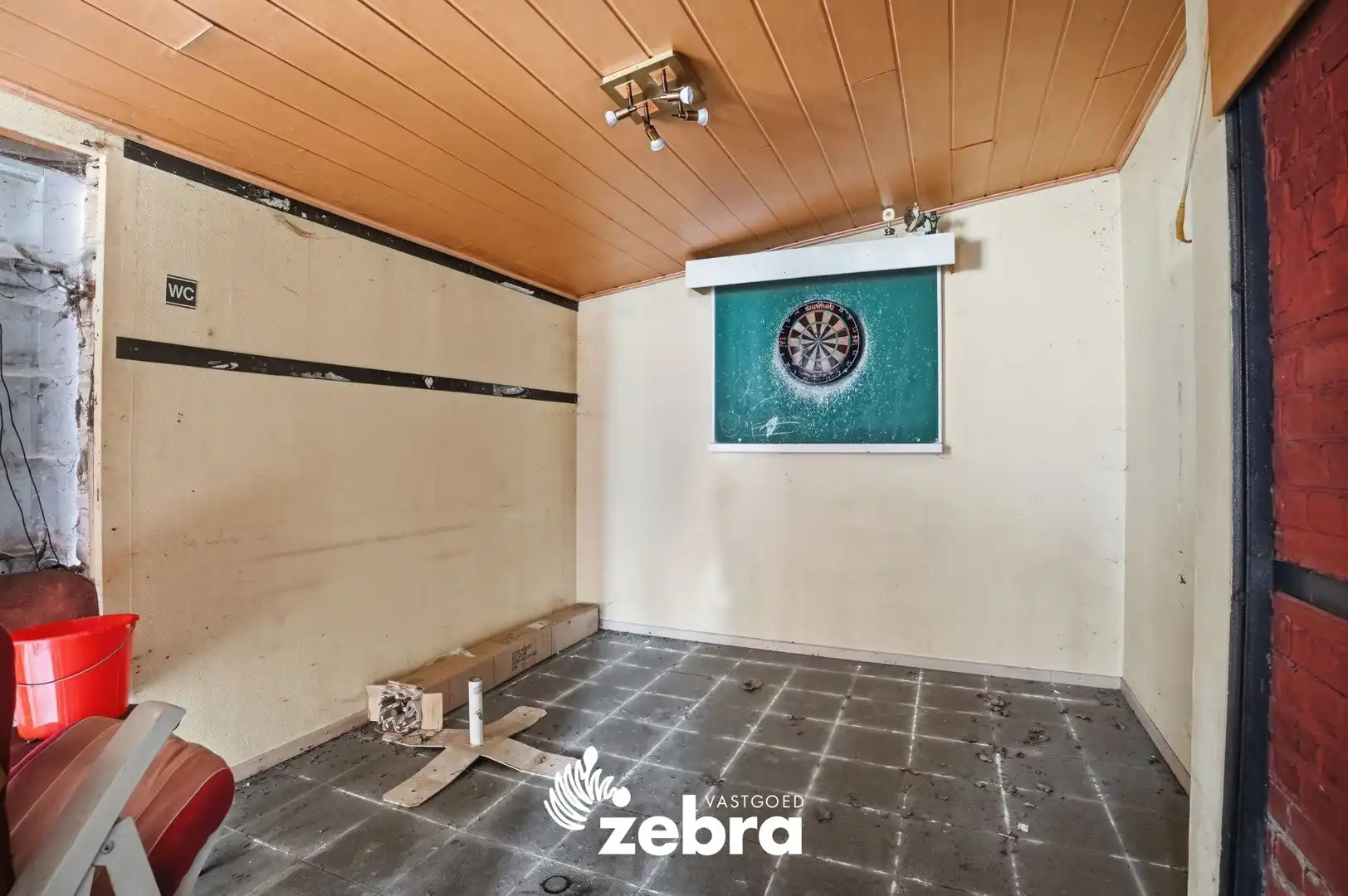 Te renoveren woning op een rustige ligging te Zwevezele! foto 12